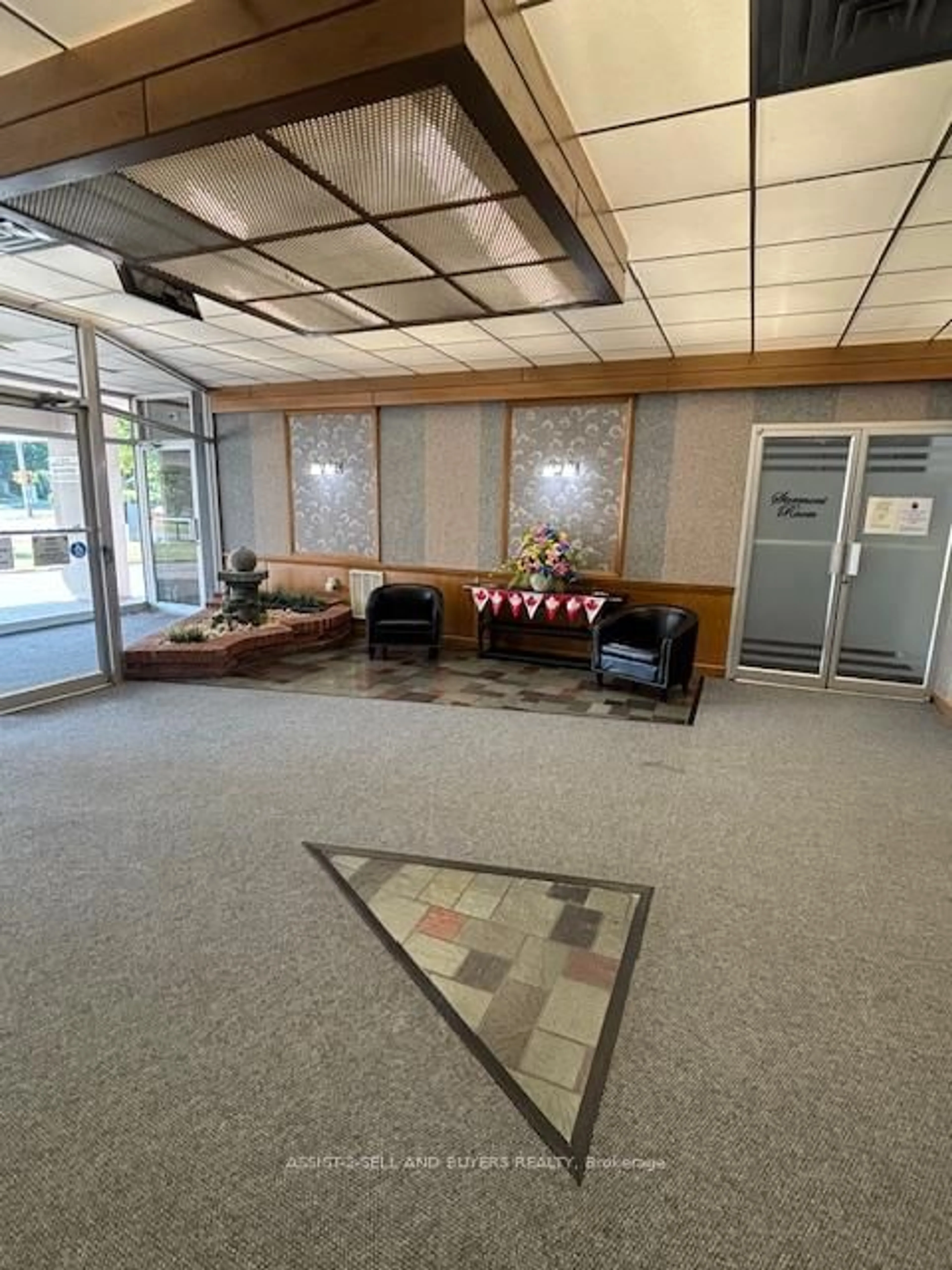 Lobby for 308 Second St #708, Cornwall Ontario K6H 1Z1