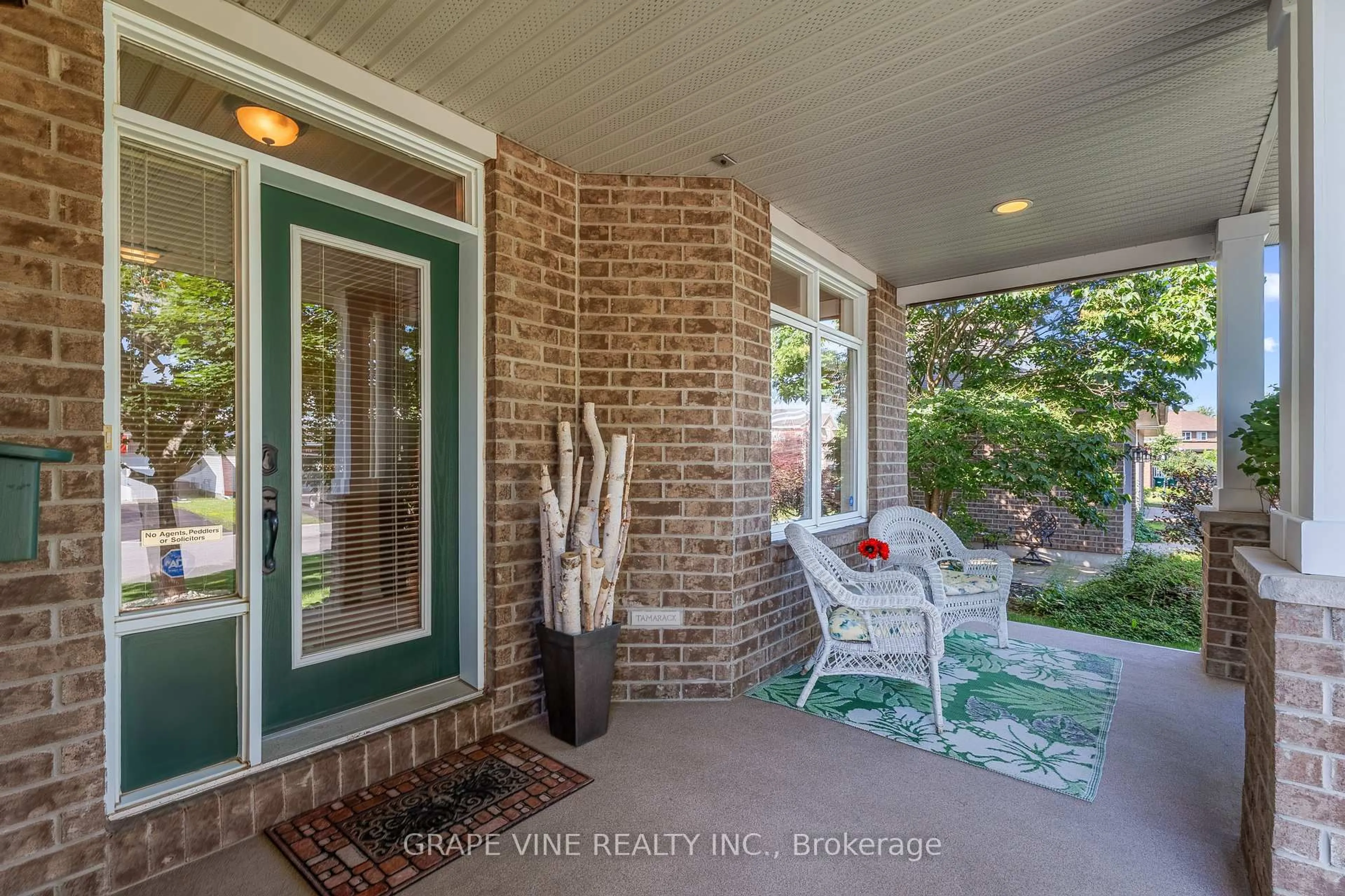 Indoor entryway for 865 Markwick Cres, Ottawa Ontario K4A 4M7