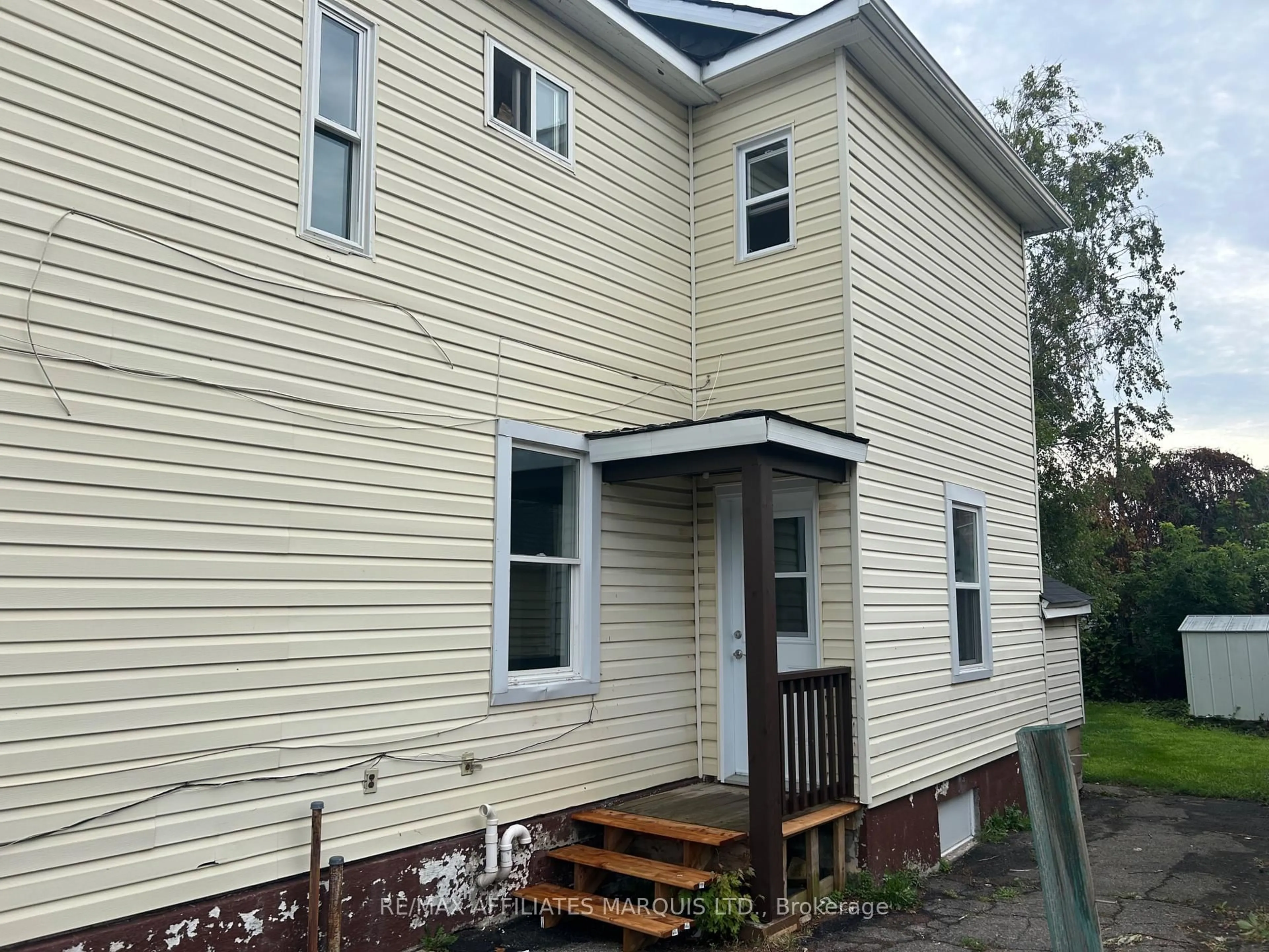 Home with vinyl exterior material, building for 8 Millville Ave, Cornwall Ontario K6H 4K4