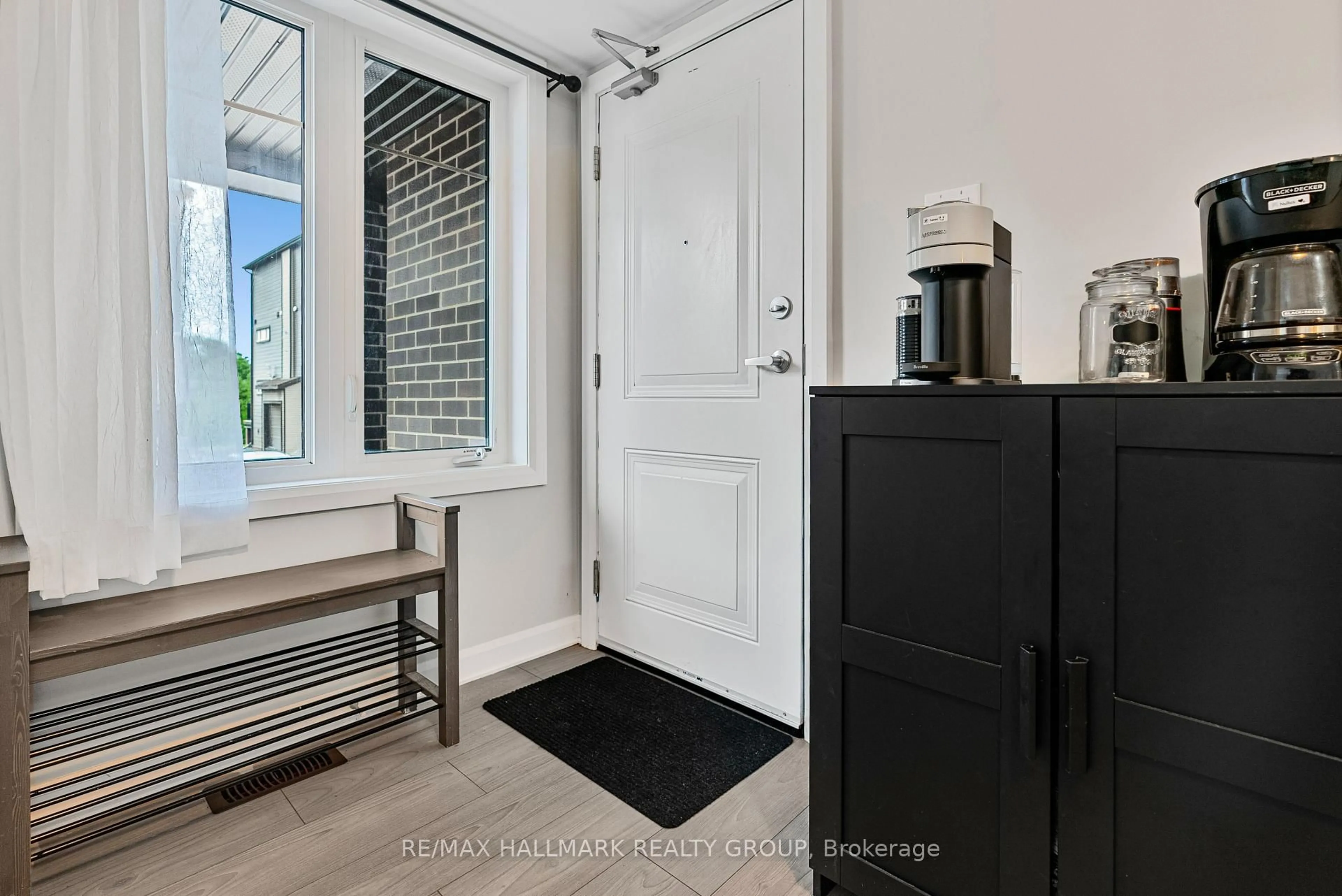 Indoor entryway for 500 Eldorado Private #C, Ottawa Ontario K2K 1X9