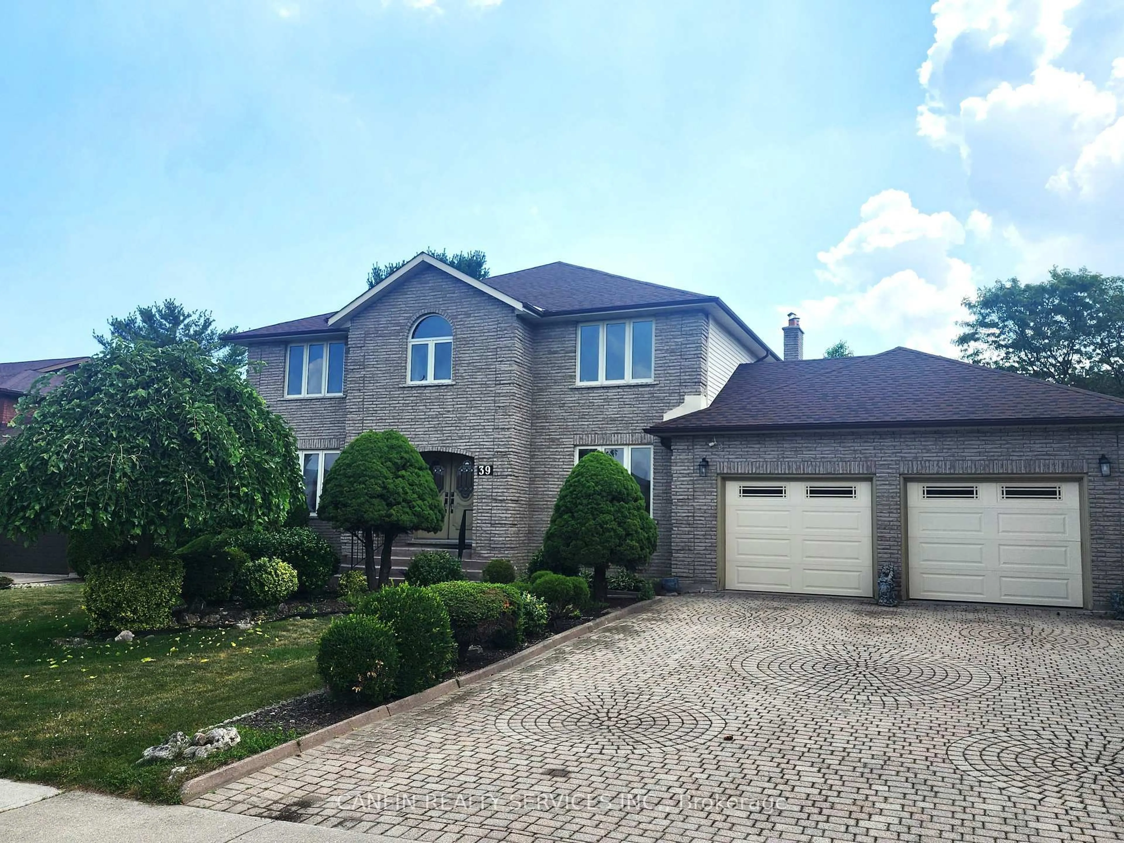 Home with brick exterior material, street for 39 Corinthian Dr, Hamilton Ontario L8W 1X3
