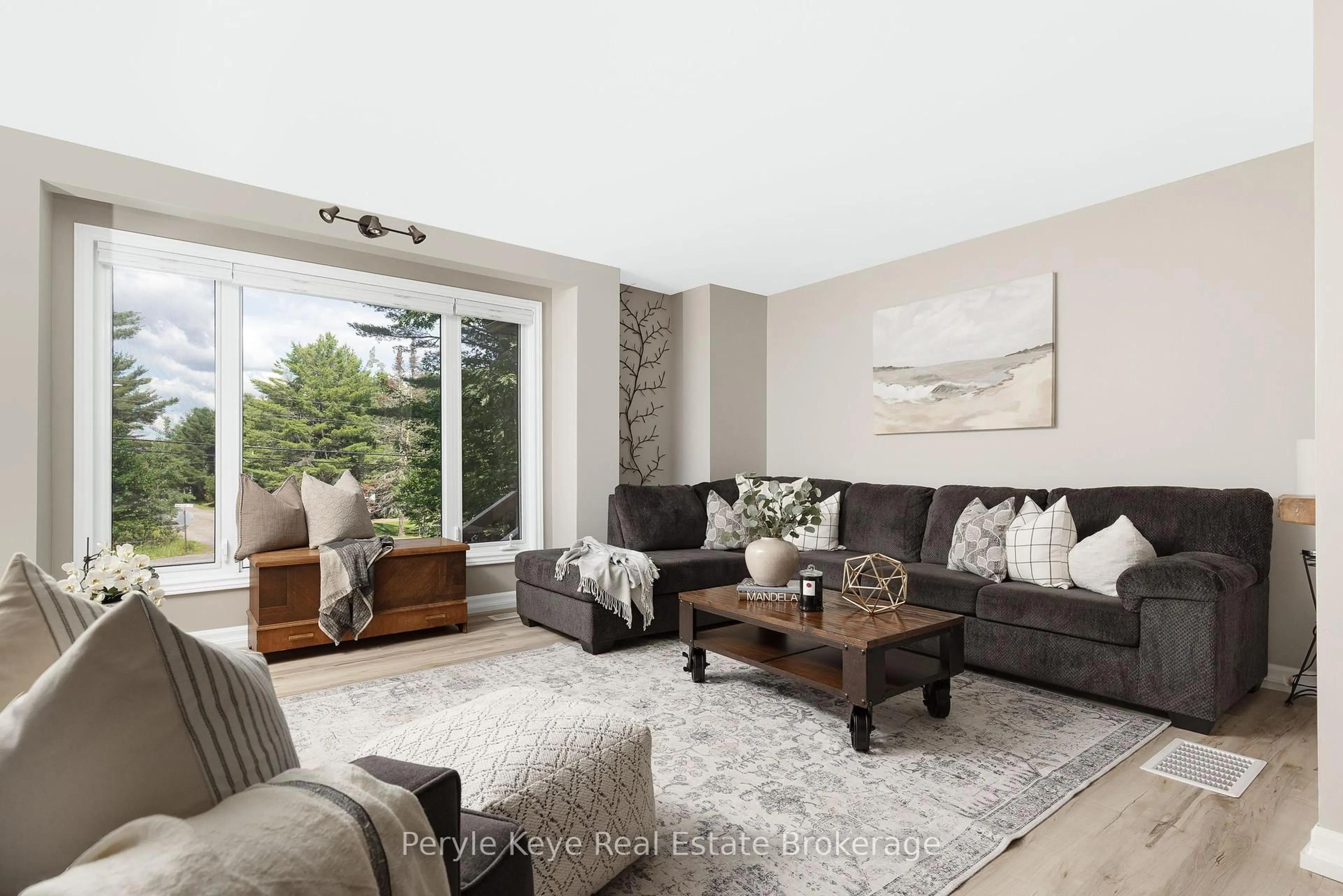 Living room with furniture, unknown for 820 Manitoba St, Bracebridge Ontario P1L 1W9