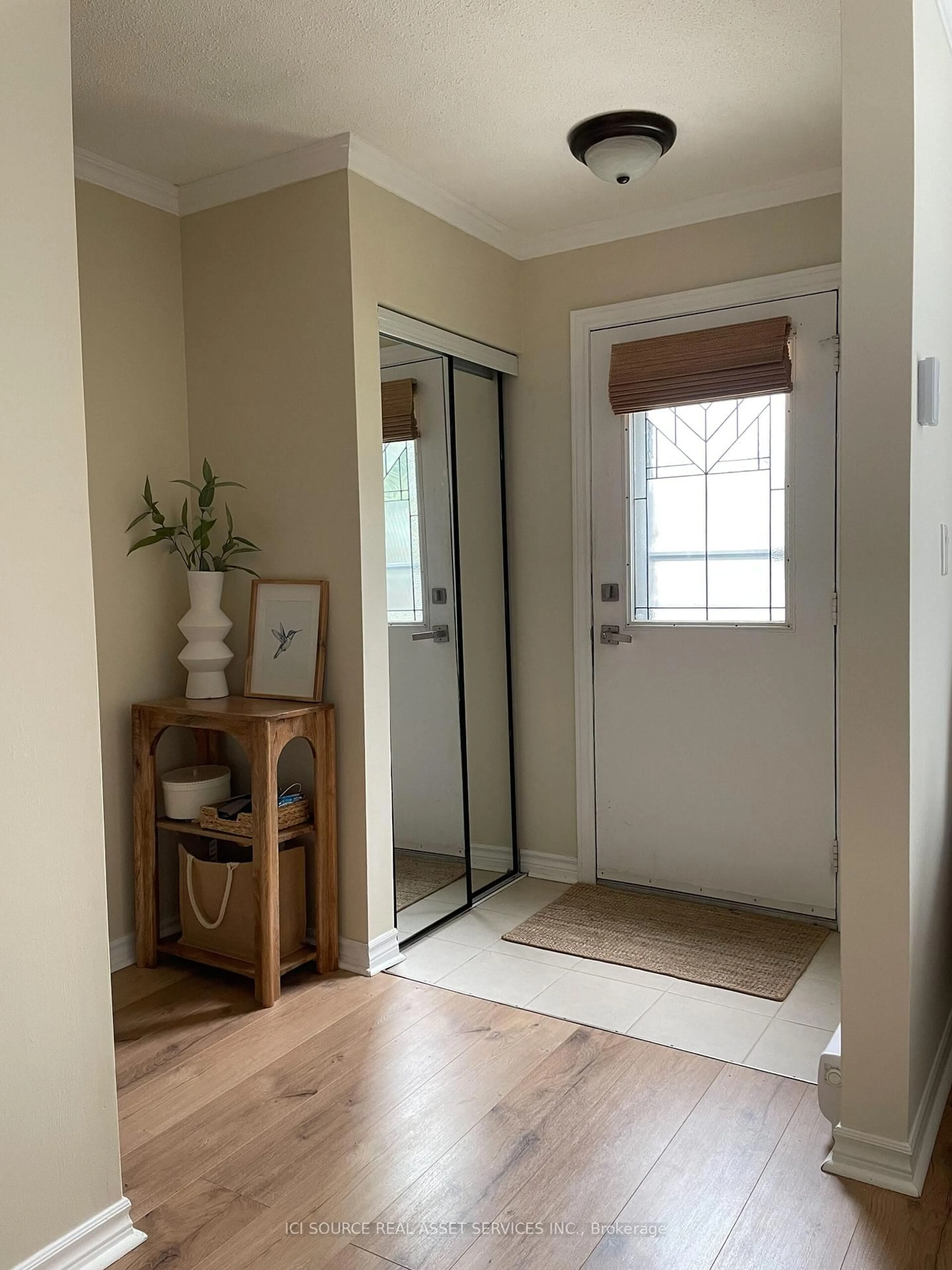 Indoor entryway for 157 Rosemund Cres, Kingston Ontario K7M 6Z2