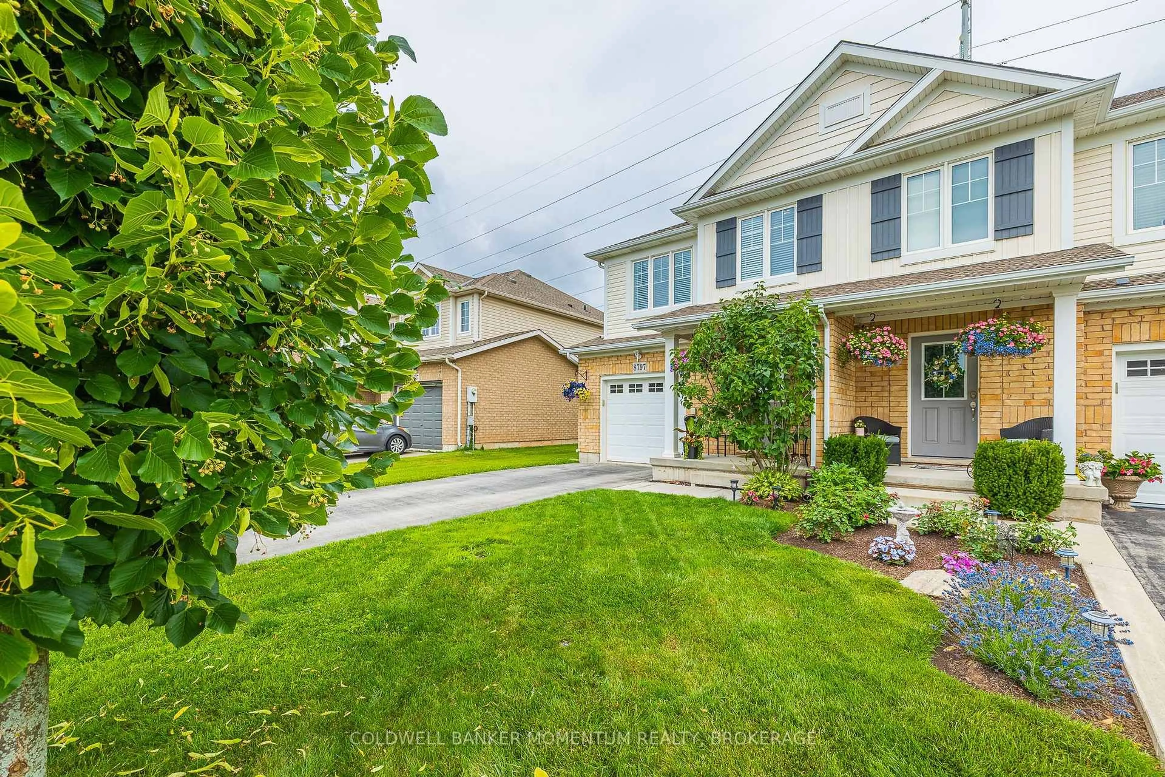 Home with vinyl exterior material, street for 8797 SILVERSTAR Crt, Niagara Falls Ontario L2H 0B1