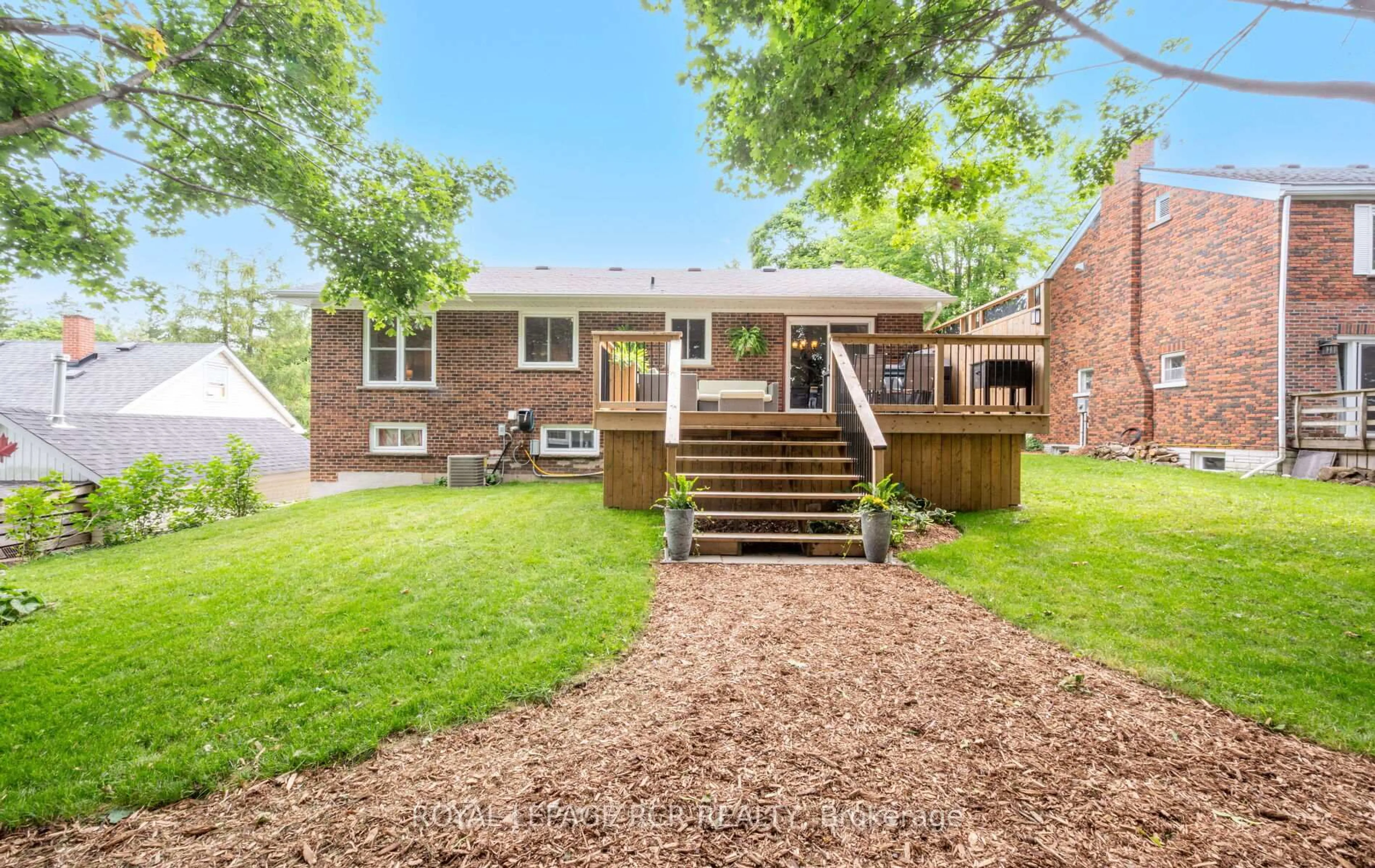 Home with brick exterior material, street for 538 Owen Sound St, Shelburne Ontario L9V 2X1