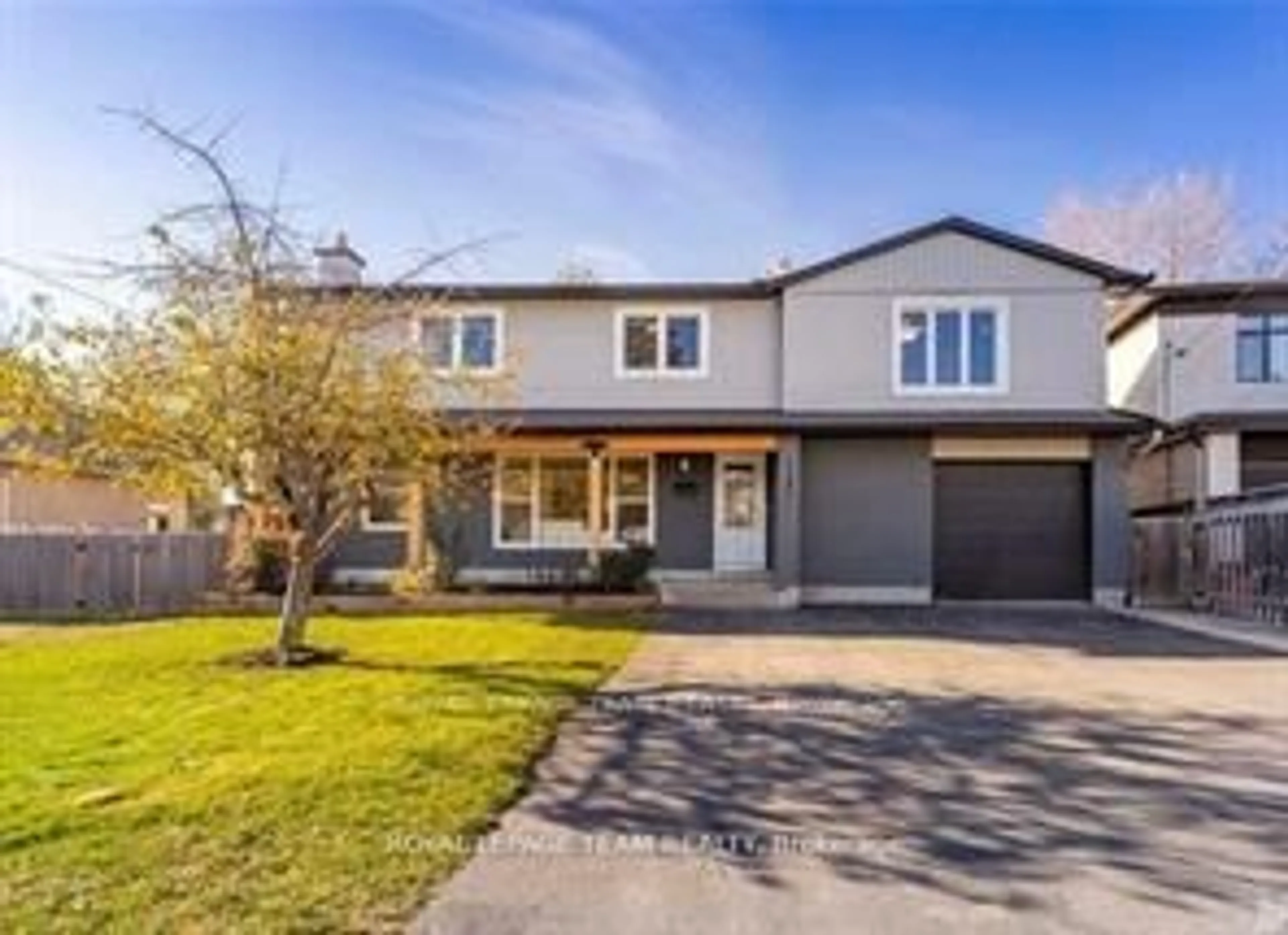 Unknown for 1107 Normandy Cres, Ottawa Ontario K2E 5A3
