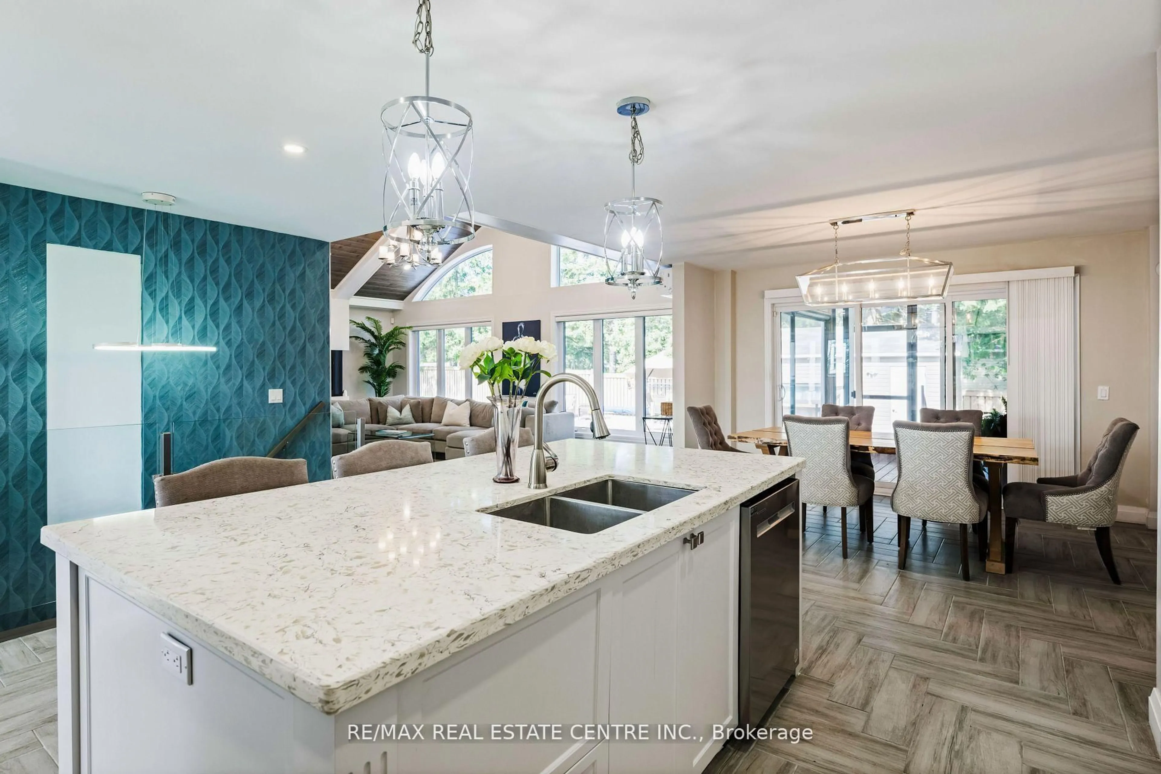 Open concept kitchen, ceramic/tile floor for 2 Cedar Grove Rd, Mono Ontario L9W 6X6