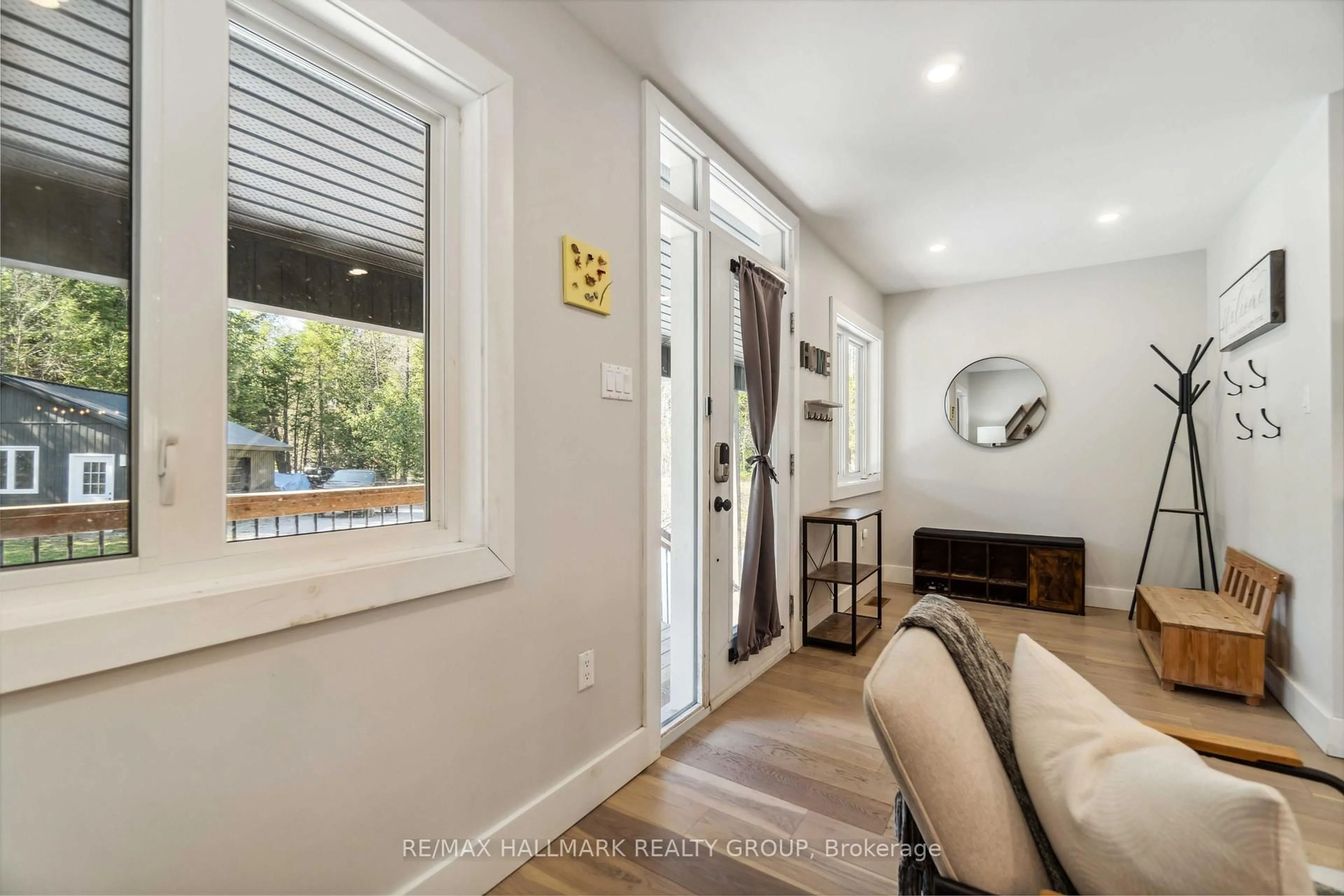 Indoor entryway for 628 Sugar Bush Rd, Pakenham Ontario K0A 2X0