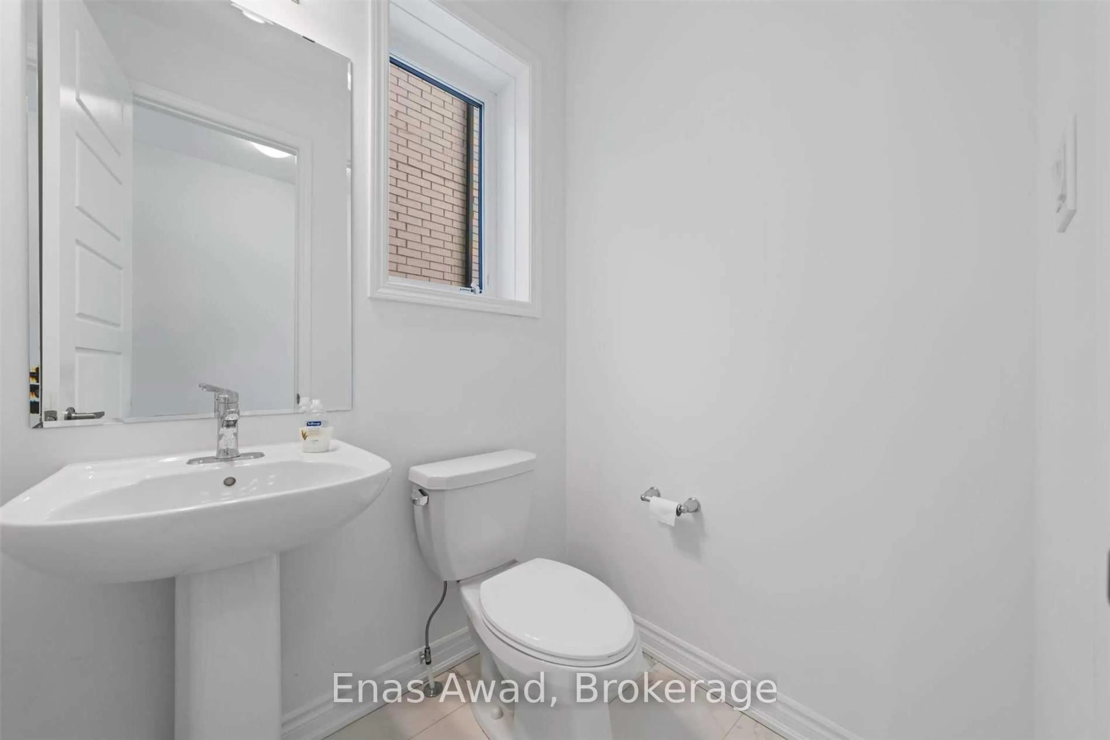 Standard bathroom, unknown for 19 William Nador St, Kitchener Ontario N2R 0S3
