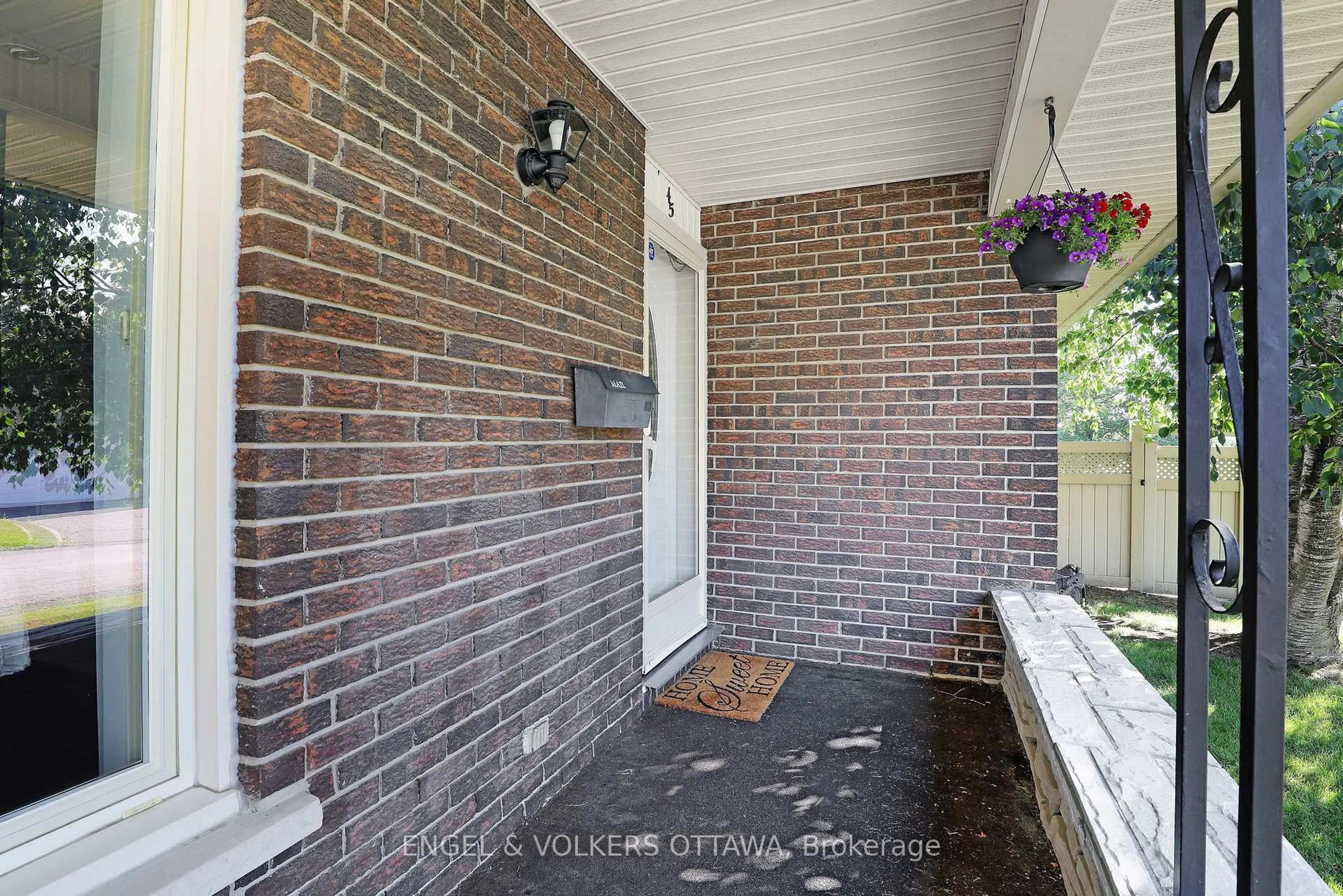 Unknown for 45 Thomas St, Arnprior Ontario K7S 3H9