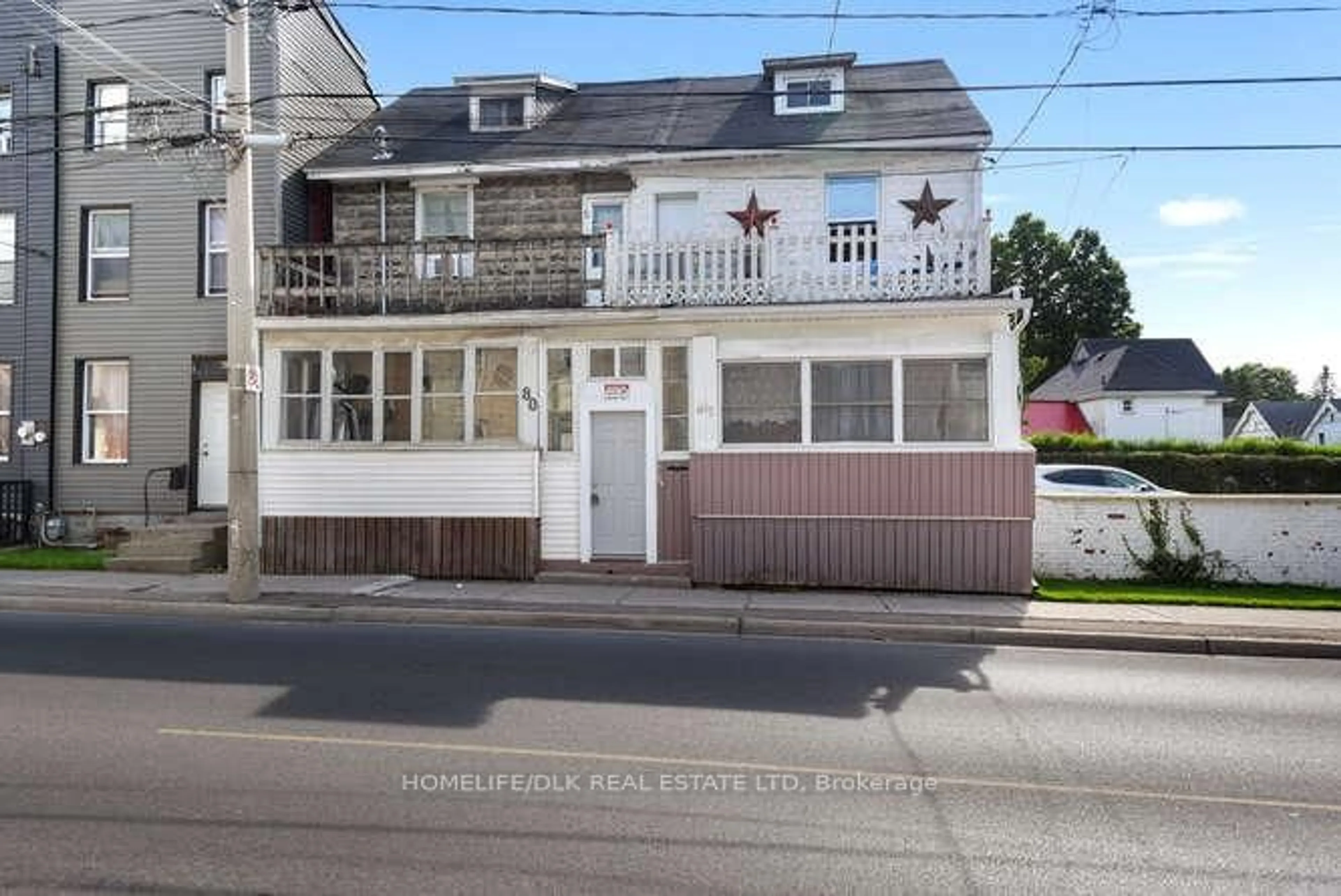 A pic from outside/outdoor area/front of a property/back of a property/a pic from drone, street for 80 Perth St, Brockville Ontario K6V 5C7