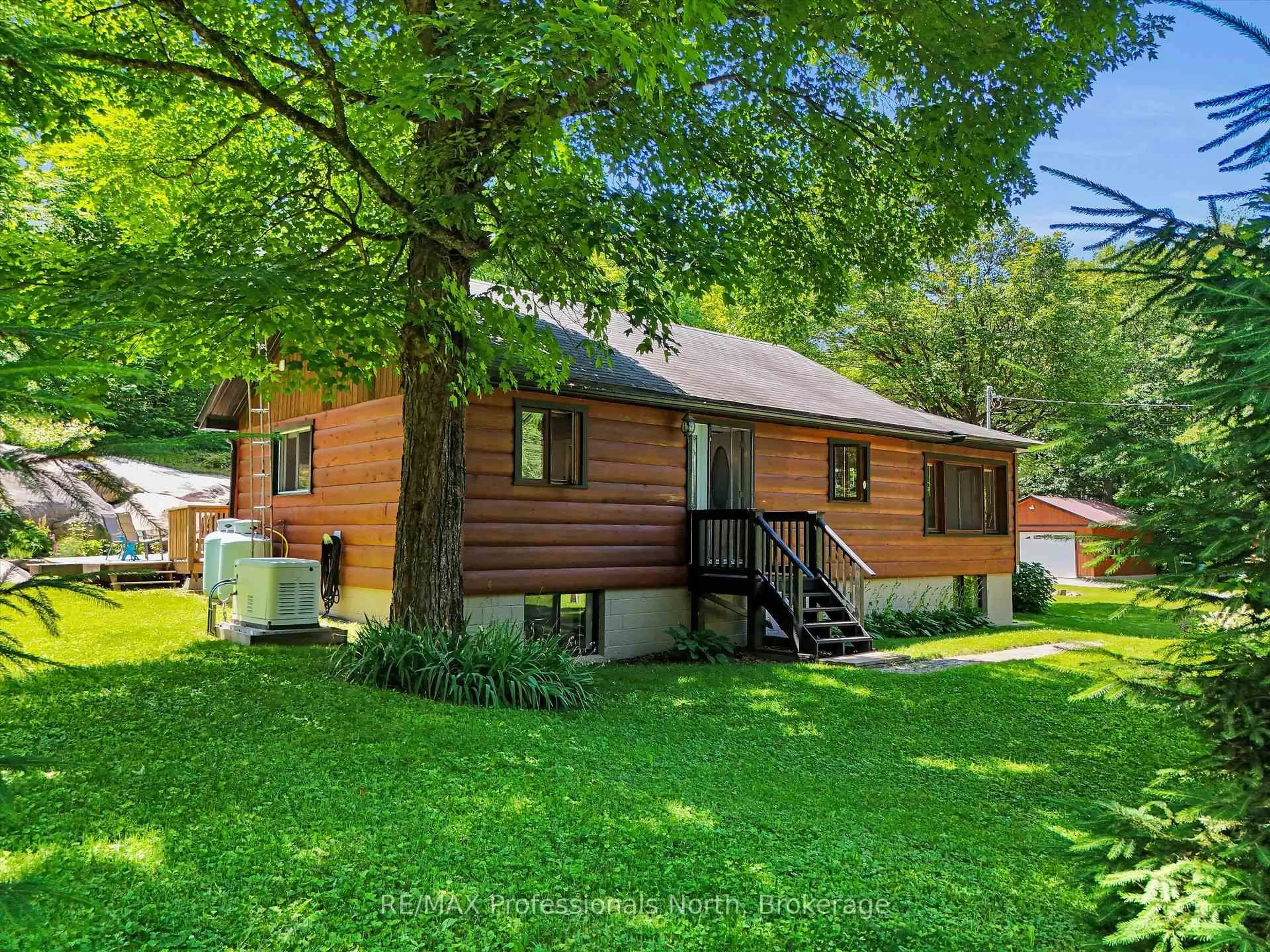 Shed for 2351 Falkenburg Rd, Muskoka Lakes Ontario P0B 1J0