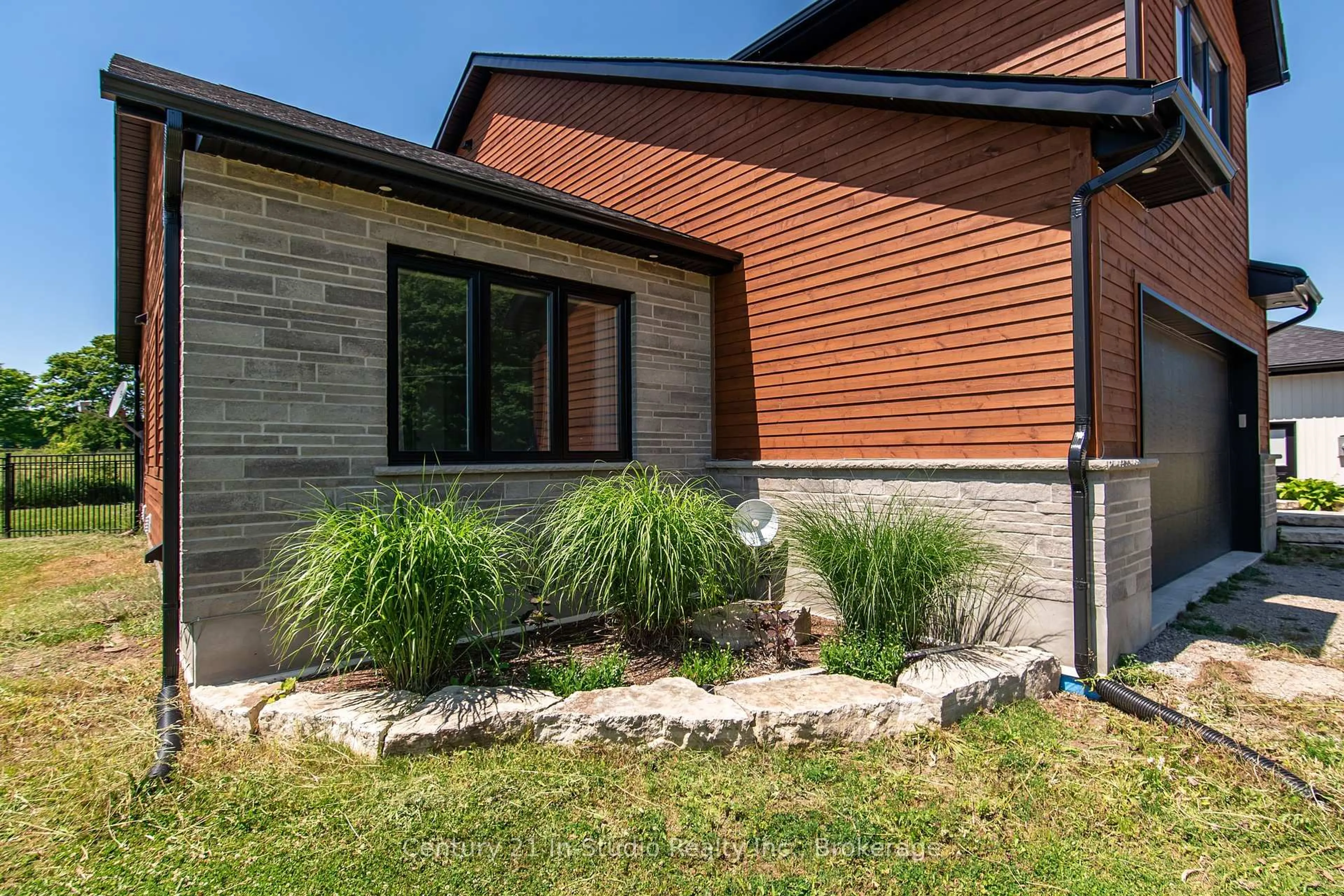 Home with brick exterior material, unknown for 67 Everett Rd, South Bruce Peninsula Ontario N0H 2T0
