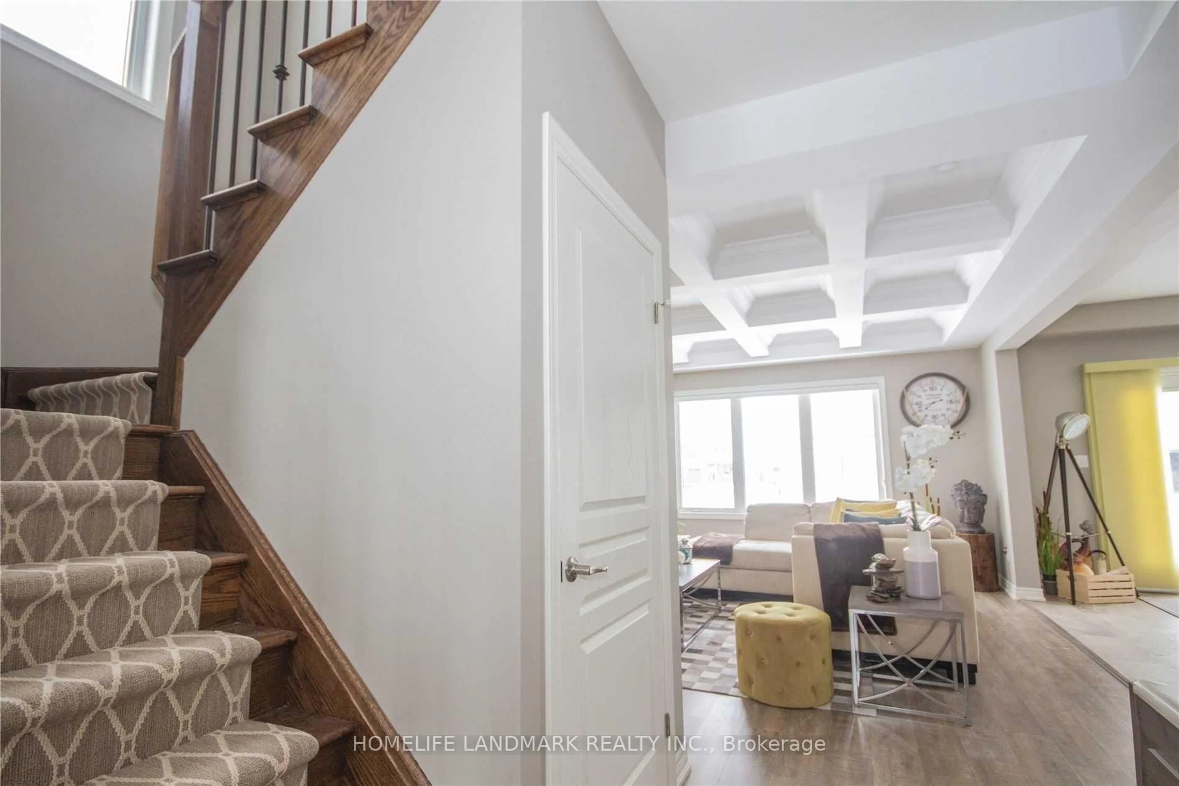 Indoor entryway for 70 Spruce Cres, Welland Ontario L3C 0C6