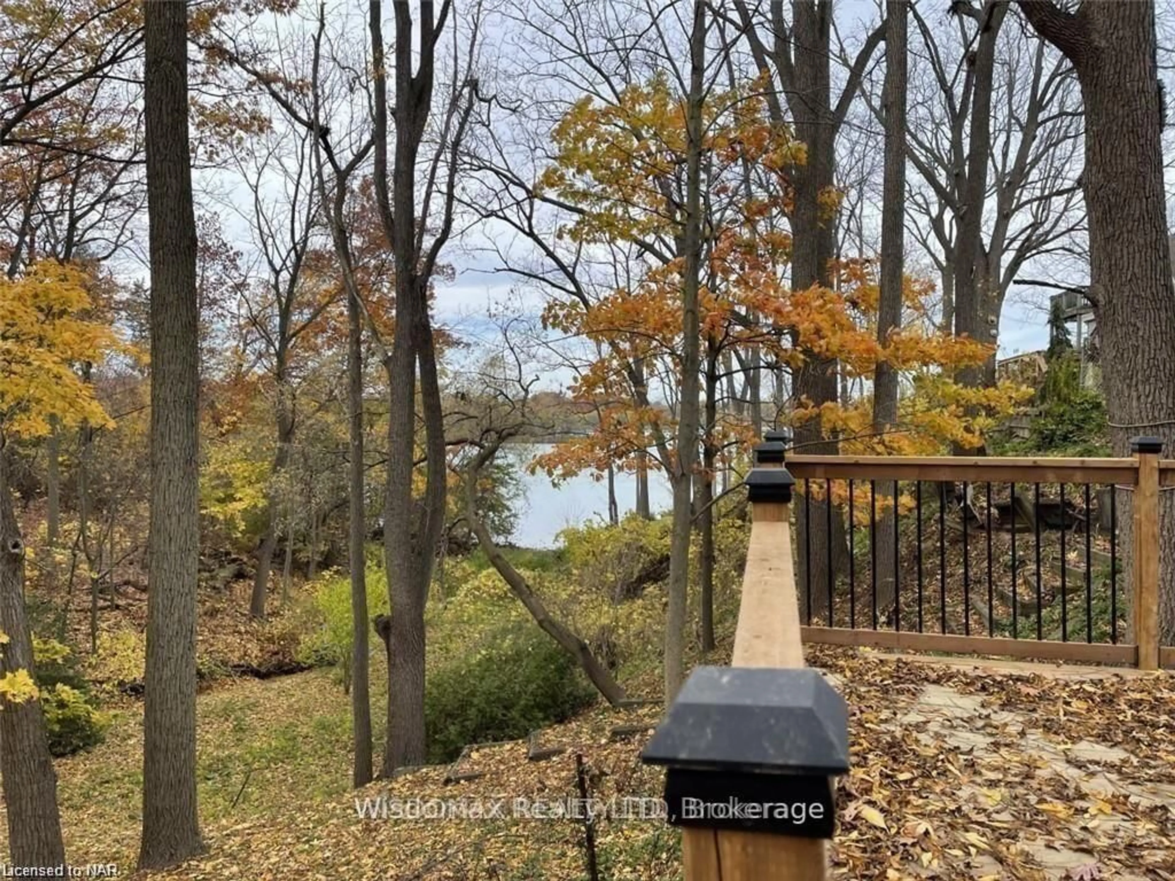 A pic from outside/outdoor area/front of a property/back of a property/a pic from drone, water/lake/river/ocean view for 15 PHILPARK Rd, St. Catharines Ontario L2N 4E4
