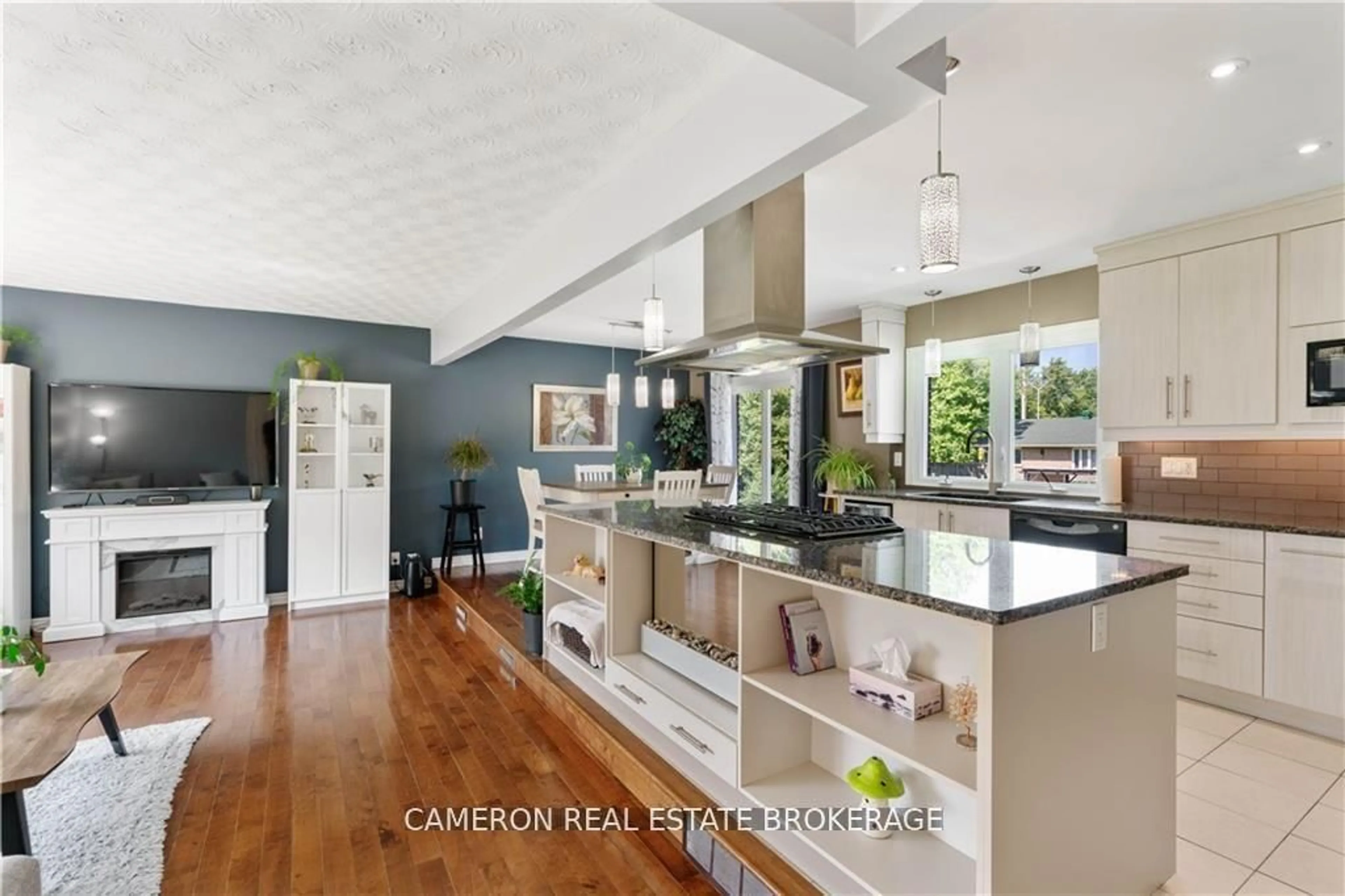 Open concept kitchen, unknown for 601 Kirkwood St, Cornwall Ontario K6H 5Y9