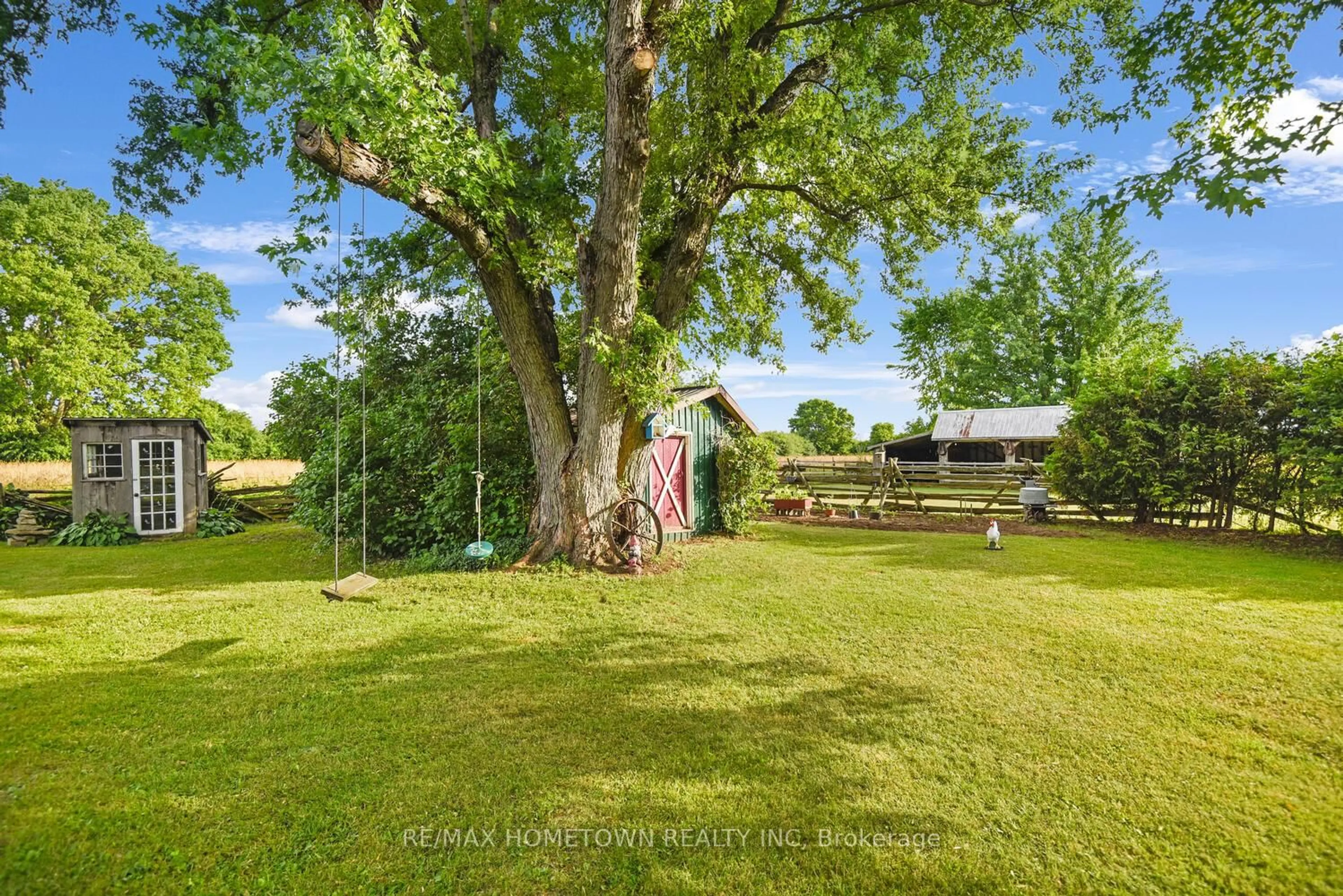 A pic from outside/outdoor area/front of a property/back of a property/a pic from drone, unknown for 9113 County Road 6 Rd, Augusta Ontario K0G 1R0