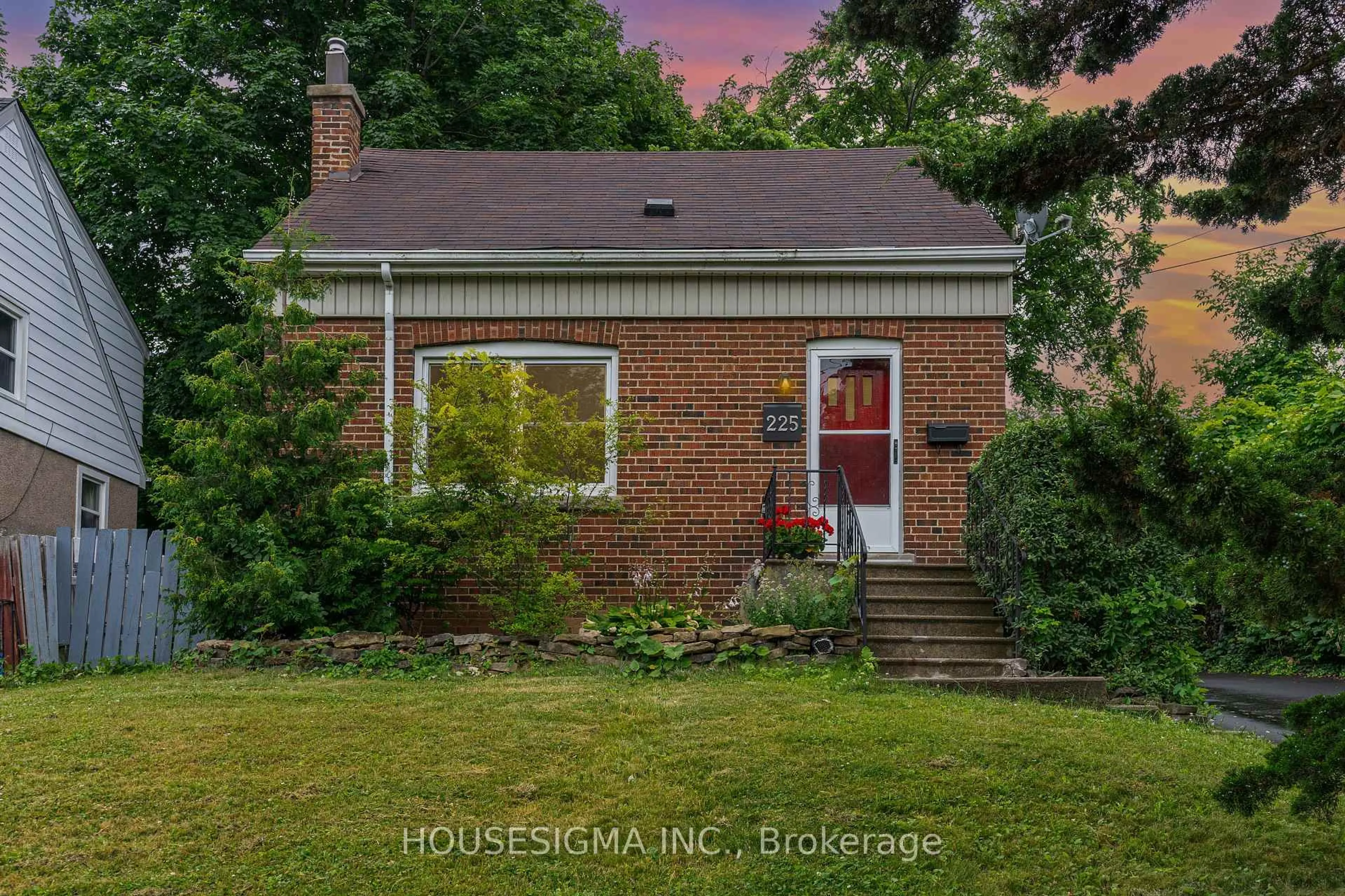 Home with brick exterior material, street for 225 Bowman St, Hamilton Ontario L8S 2T9