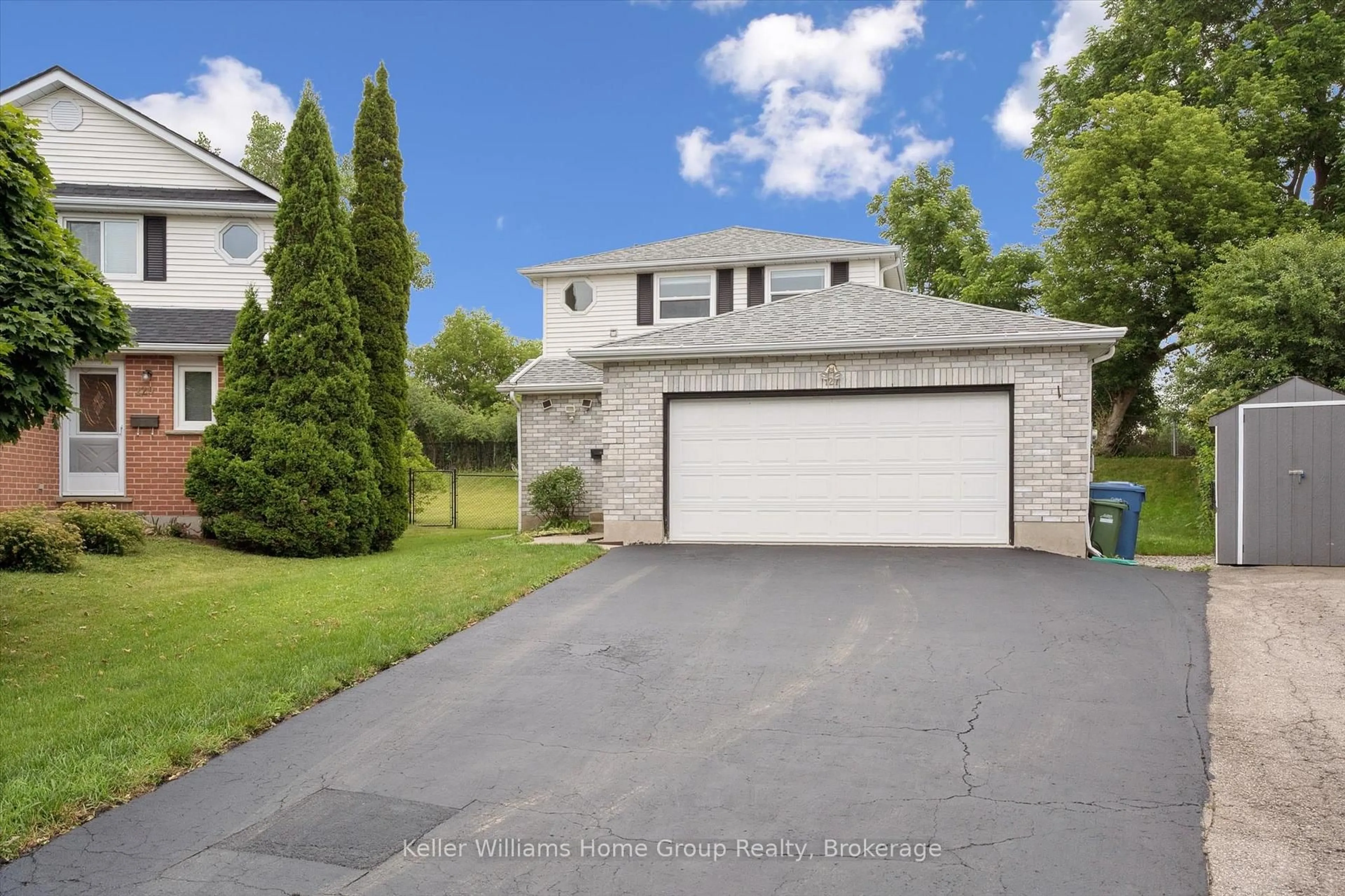A pic from outside/outdoor area/front of a property/back of a property/a pic from drone, street for 127 Moss Pl, Guelph Ontario N1G 4V4