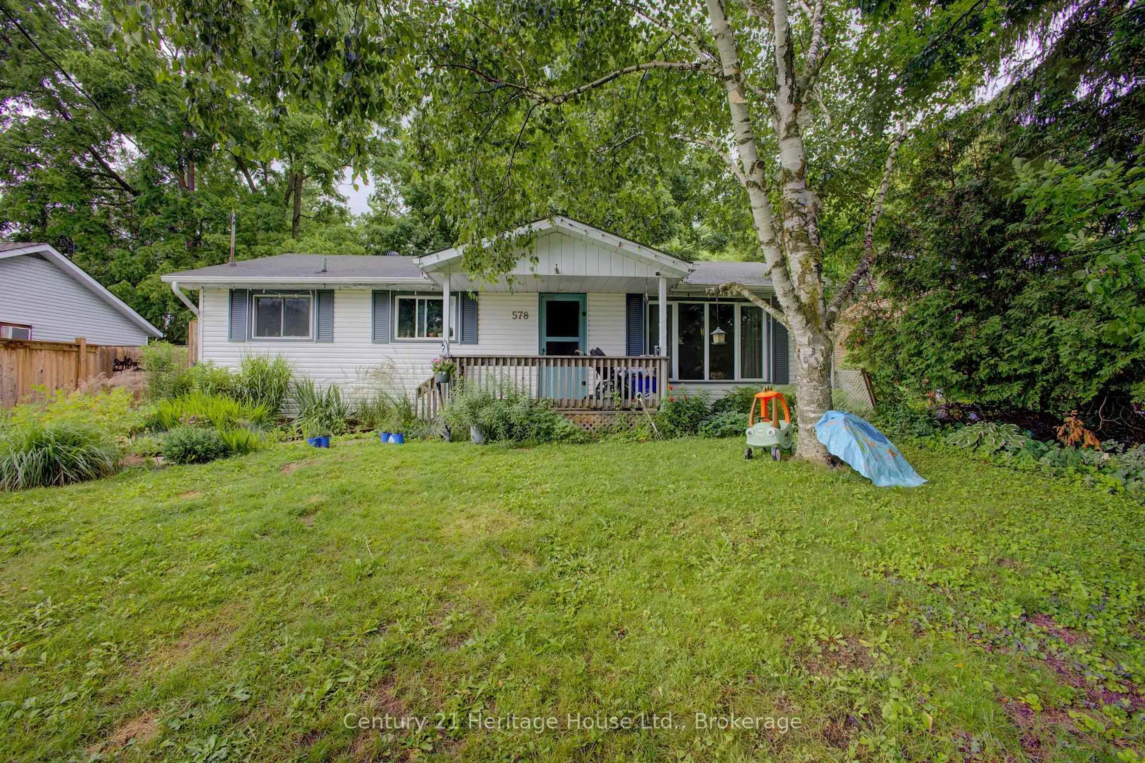 A pic from outside/outdoor area/front of a property/back of a property/a pic from drone, unknown for 578 Saddler St, West Grey Ontario N0G 1R0