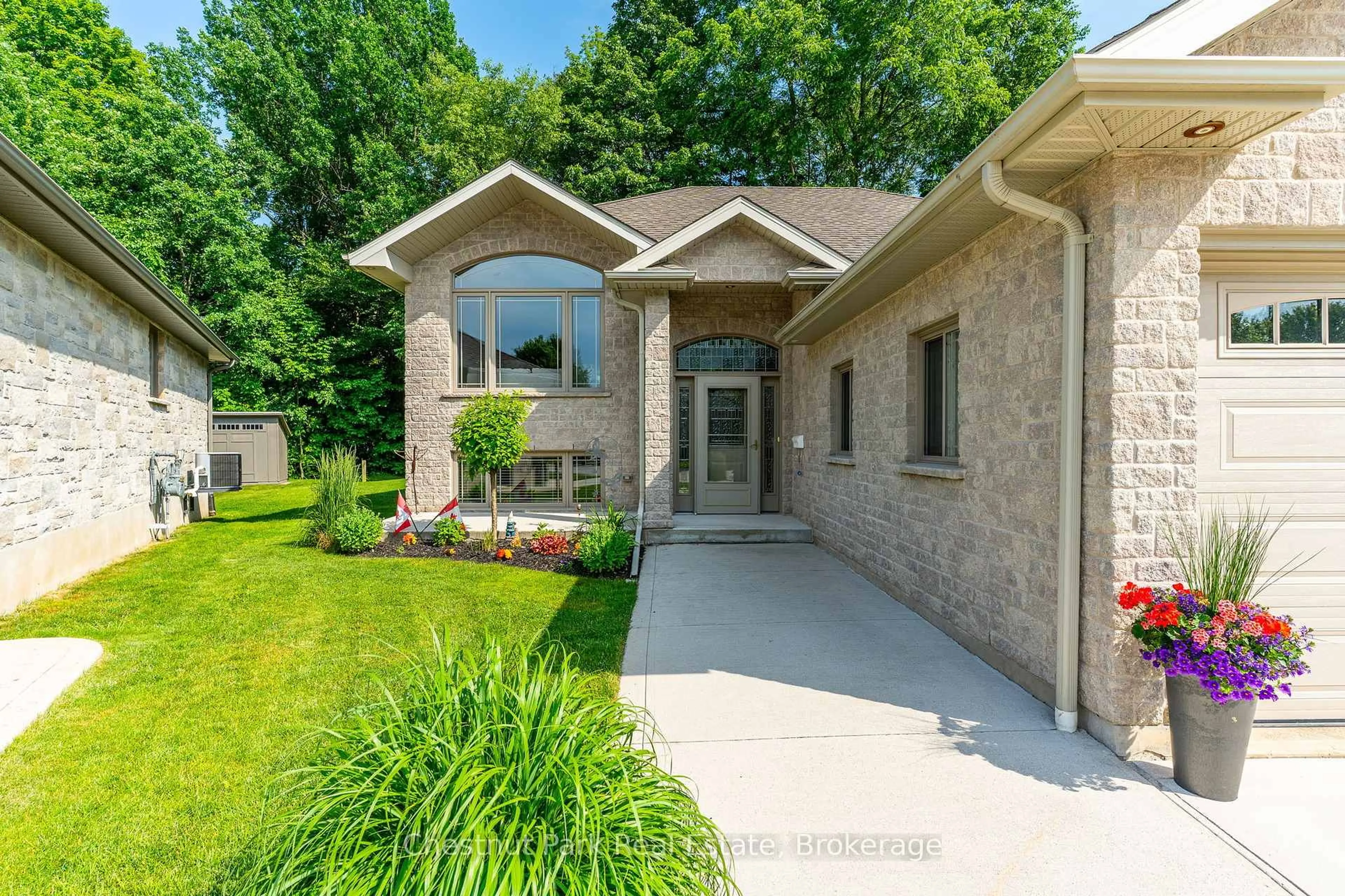 Home with brick exterior material, street for 207 2nd St, Owen Sound Ontario N4K 0A6