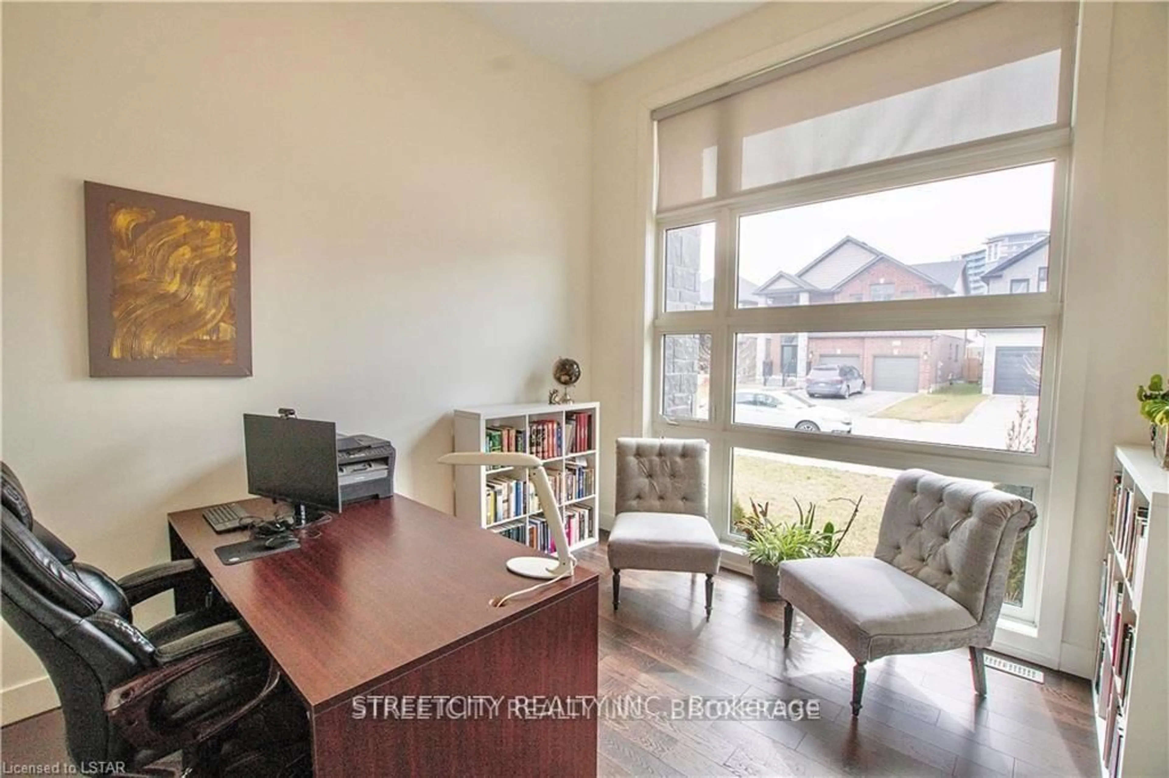 A pic of a room for 1345 Dyer Cres, London North Ontario N6G 0S7