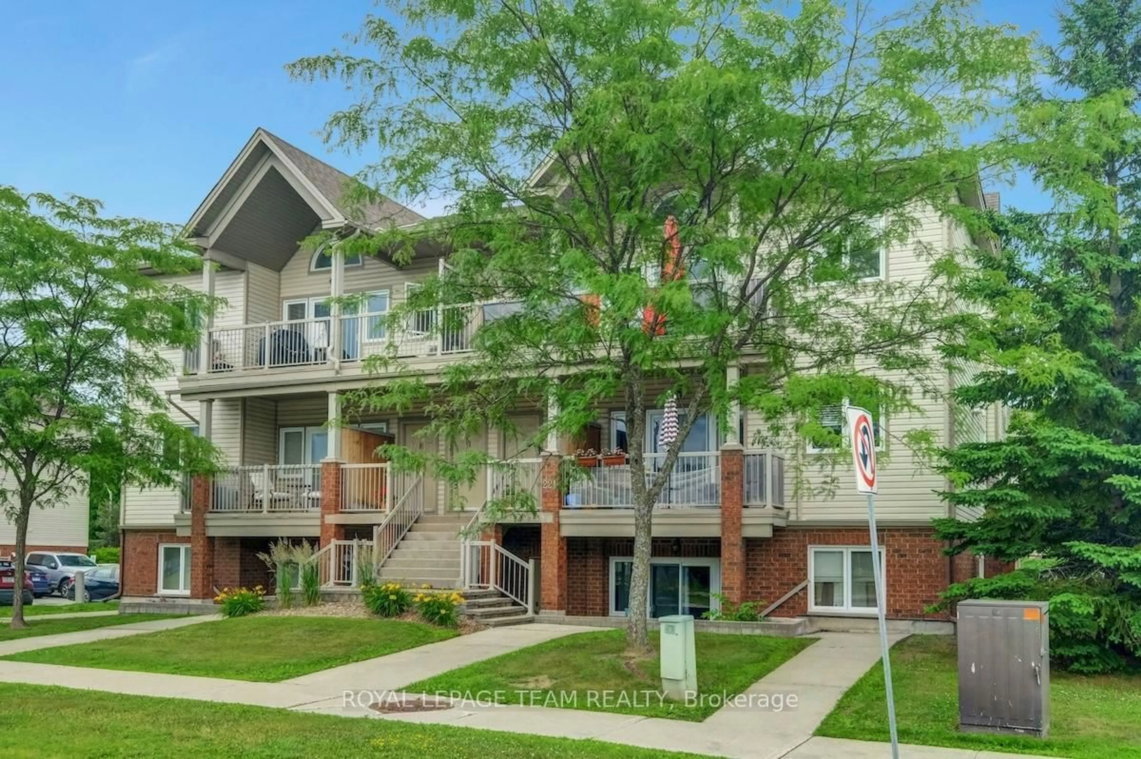 Unknown for 221 Crestway Dr #C, Ottawa Ontario K2G 0A9
