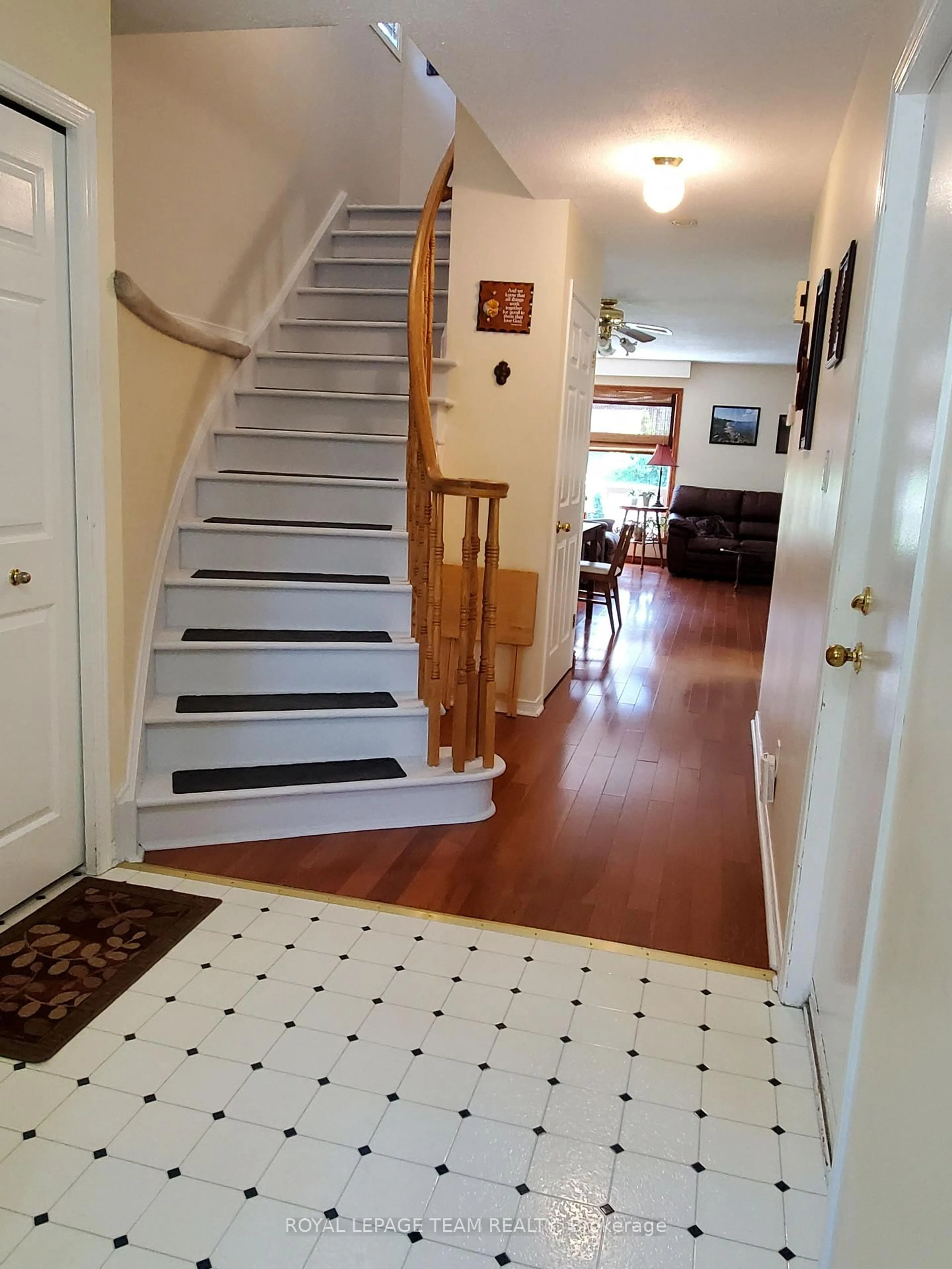 Indoor foyer for 61 McGibbon Dr, Kanata Ontario K2L 4A6