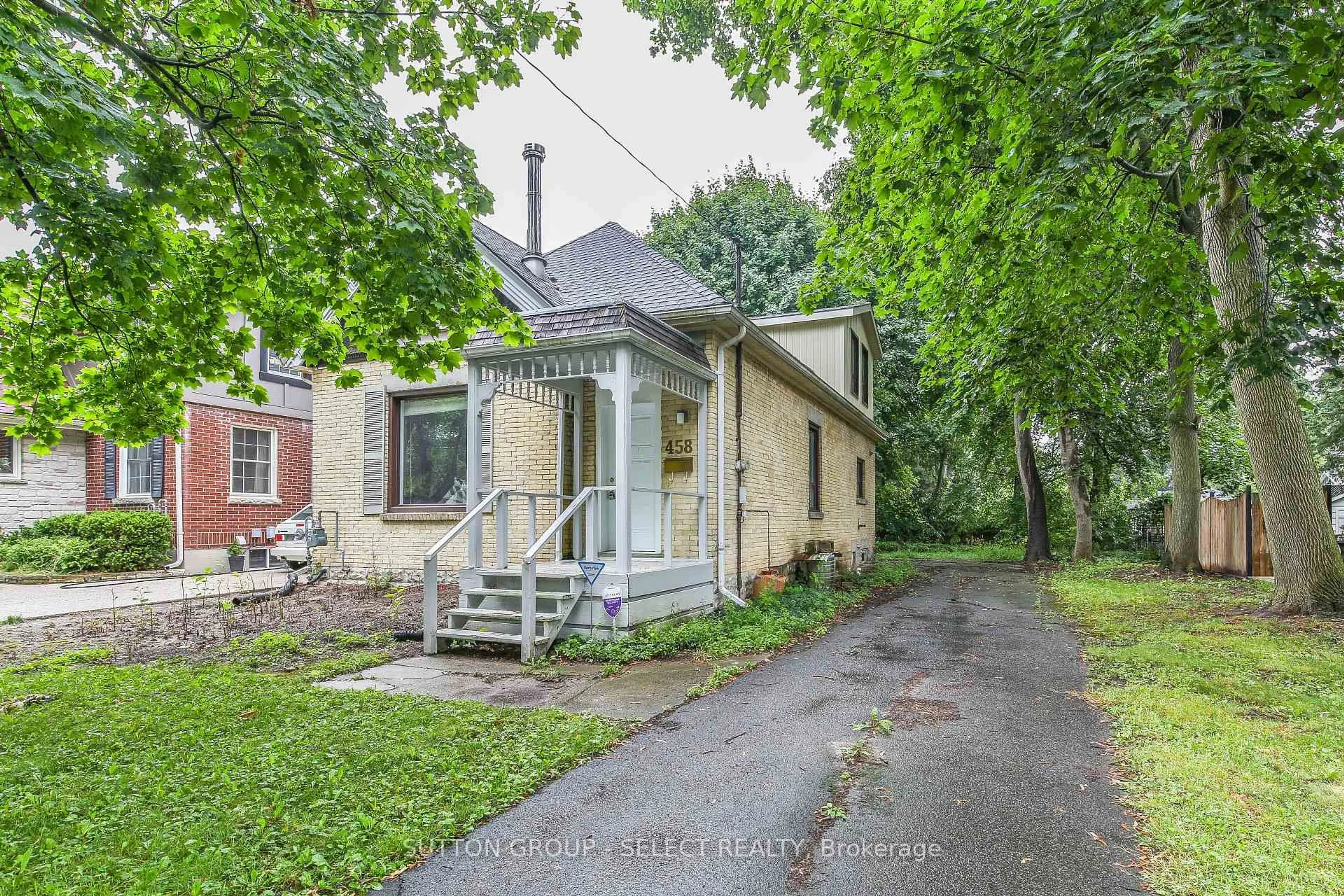 Unknown for 458 Victoria St, London East Ontario N5Y 4A9