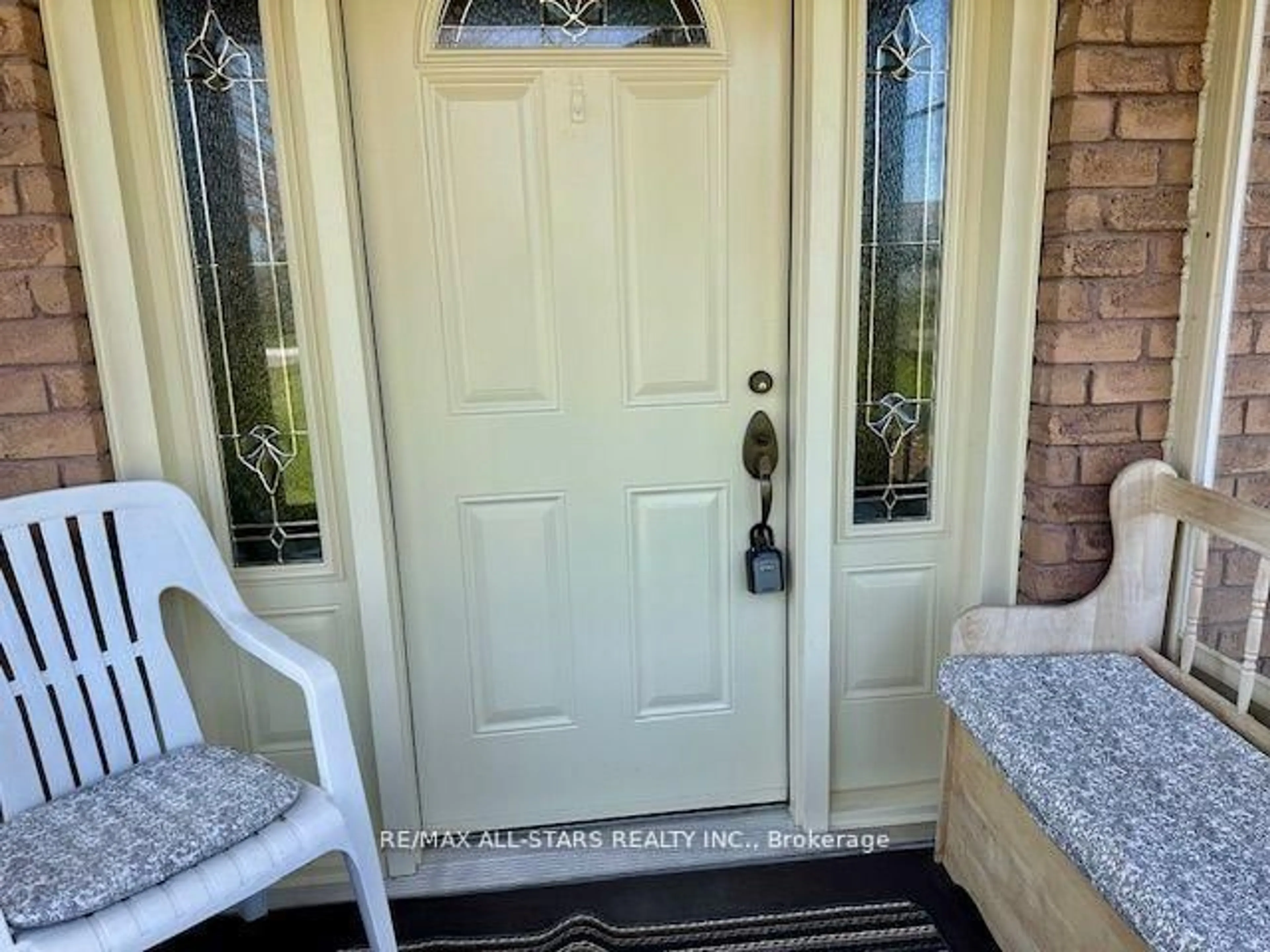 Indoor entryway for 369 The Captains Corner, Kawartha Lakes Ontario K0M 1A0