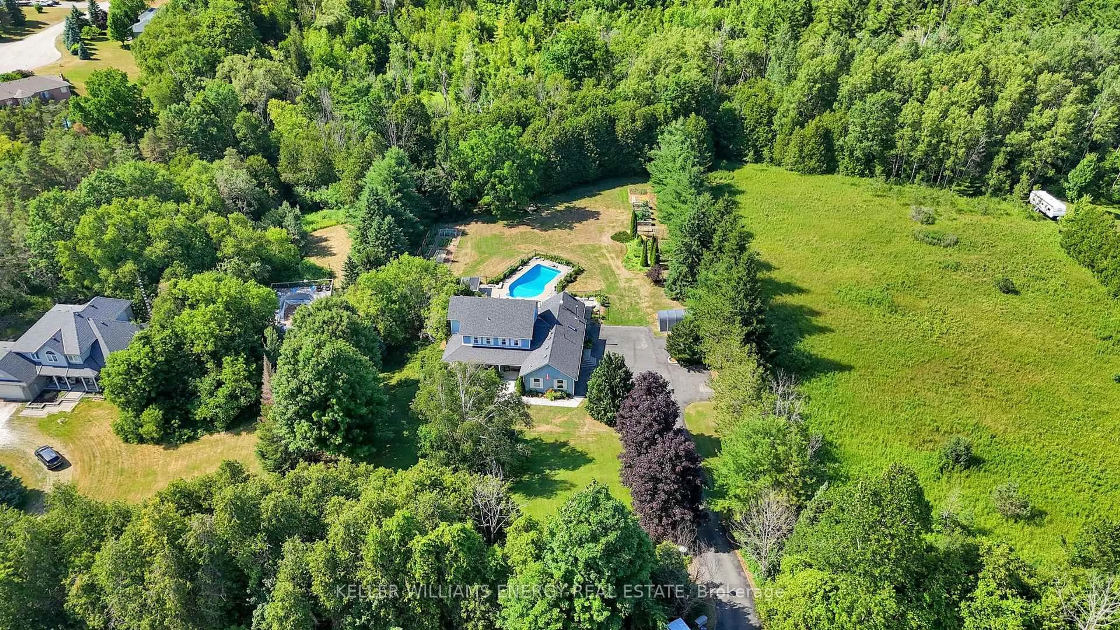 A pic from outside/outdoor area/front of a property/back of a property/a pic from drone, unknown for 8378 Majestic Hills Dr, Hamilton Township Ontario K9A 4J7