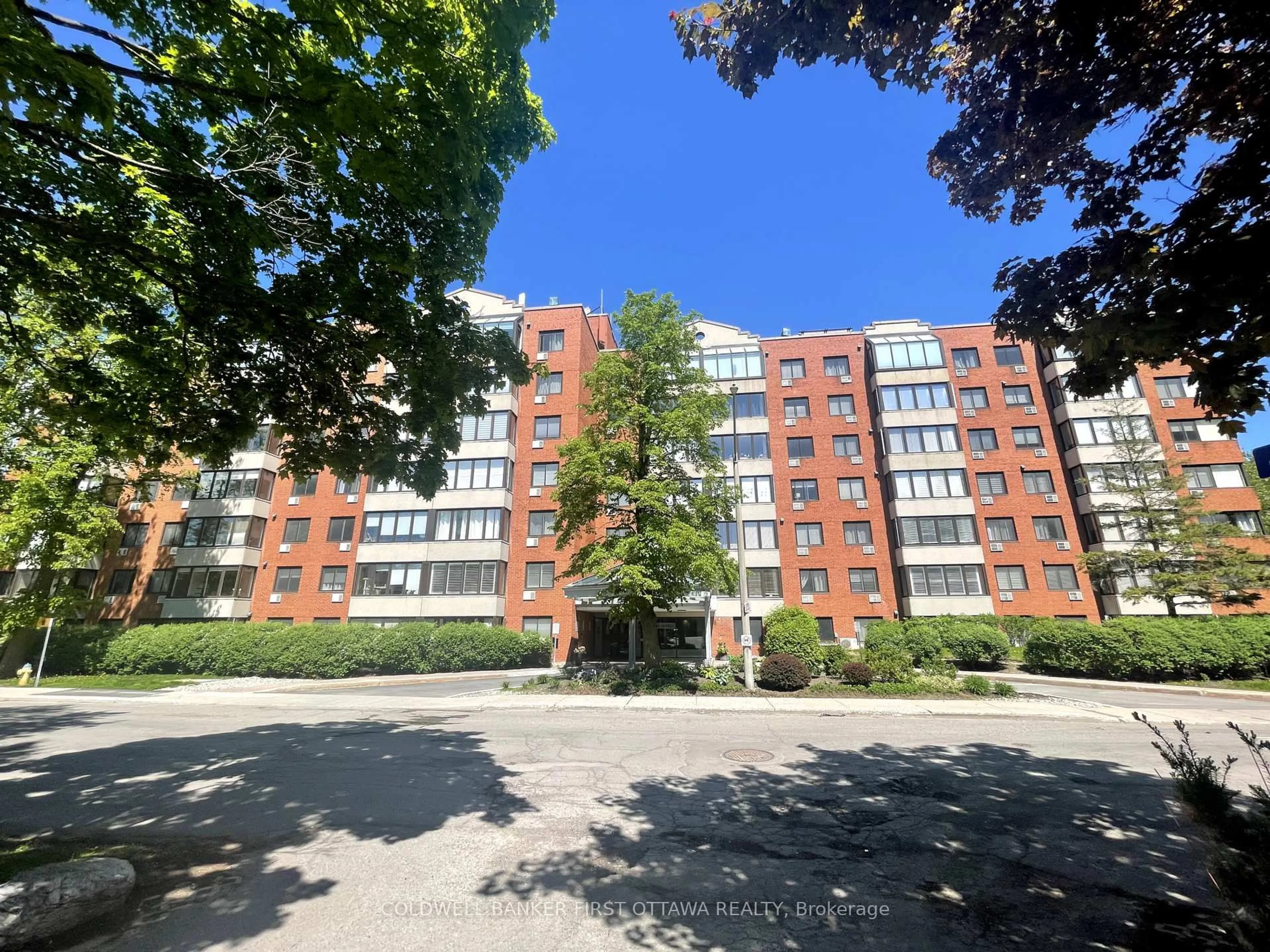 Unknown for 225 Alvin Rd #111, Ottawa Ontario K1K 4H6