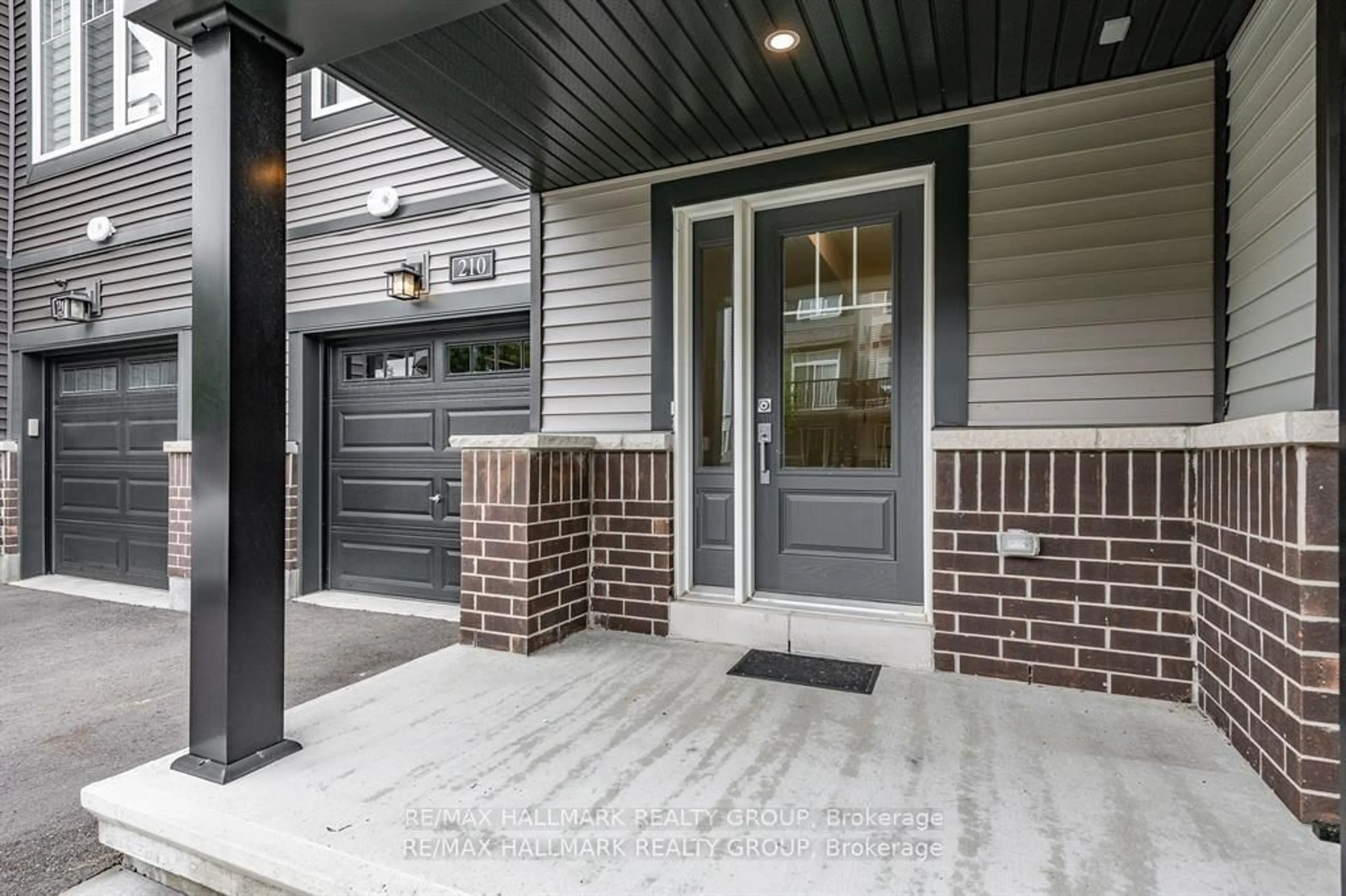 Unknown for 210 Attwell Private, Ottawa Ontario K2K 0P6