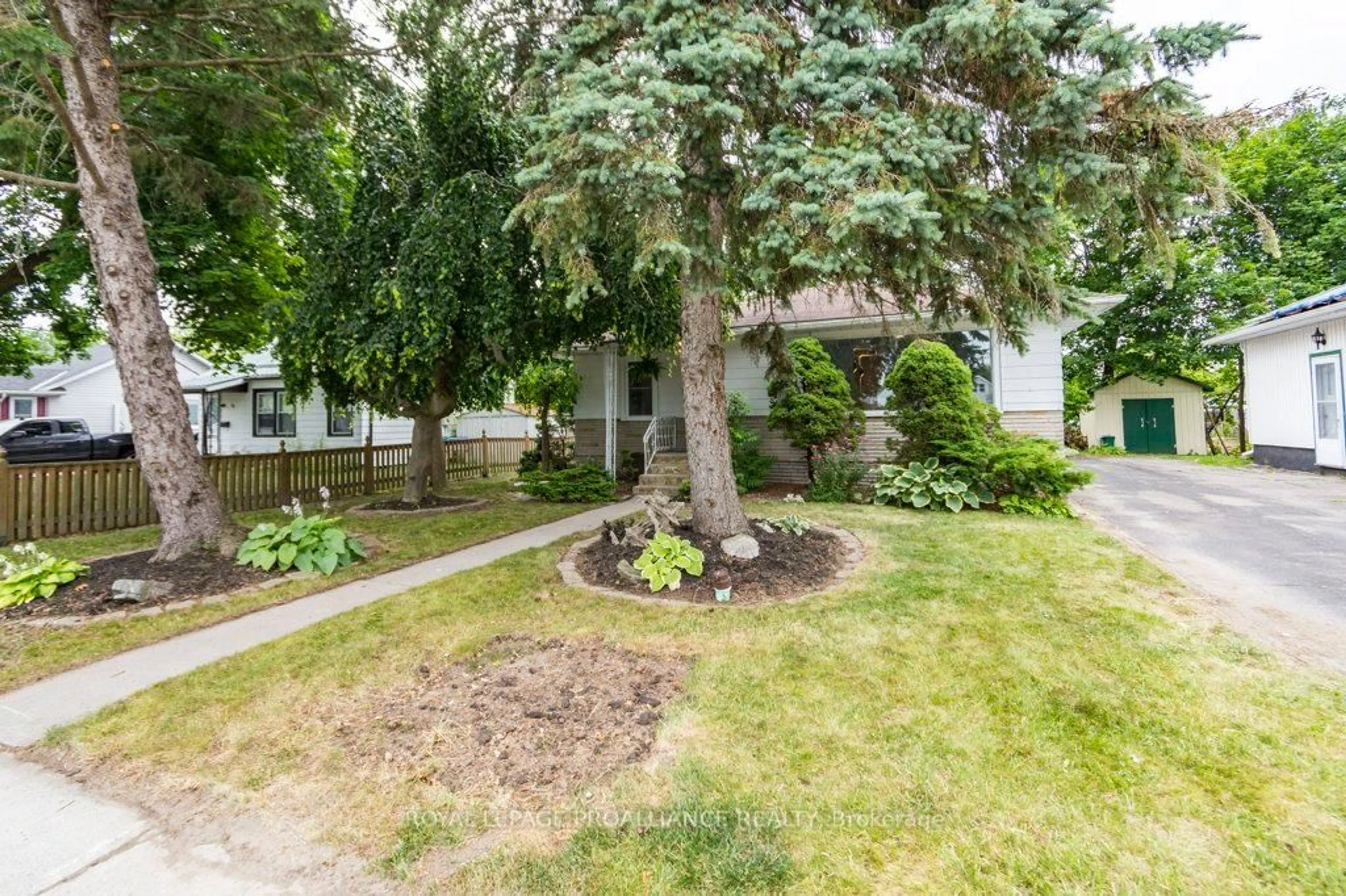 Patio, street for 66 Kerr Cres, Quinte West Ontario K8V 2W4