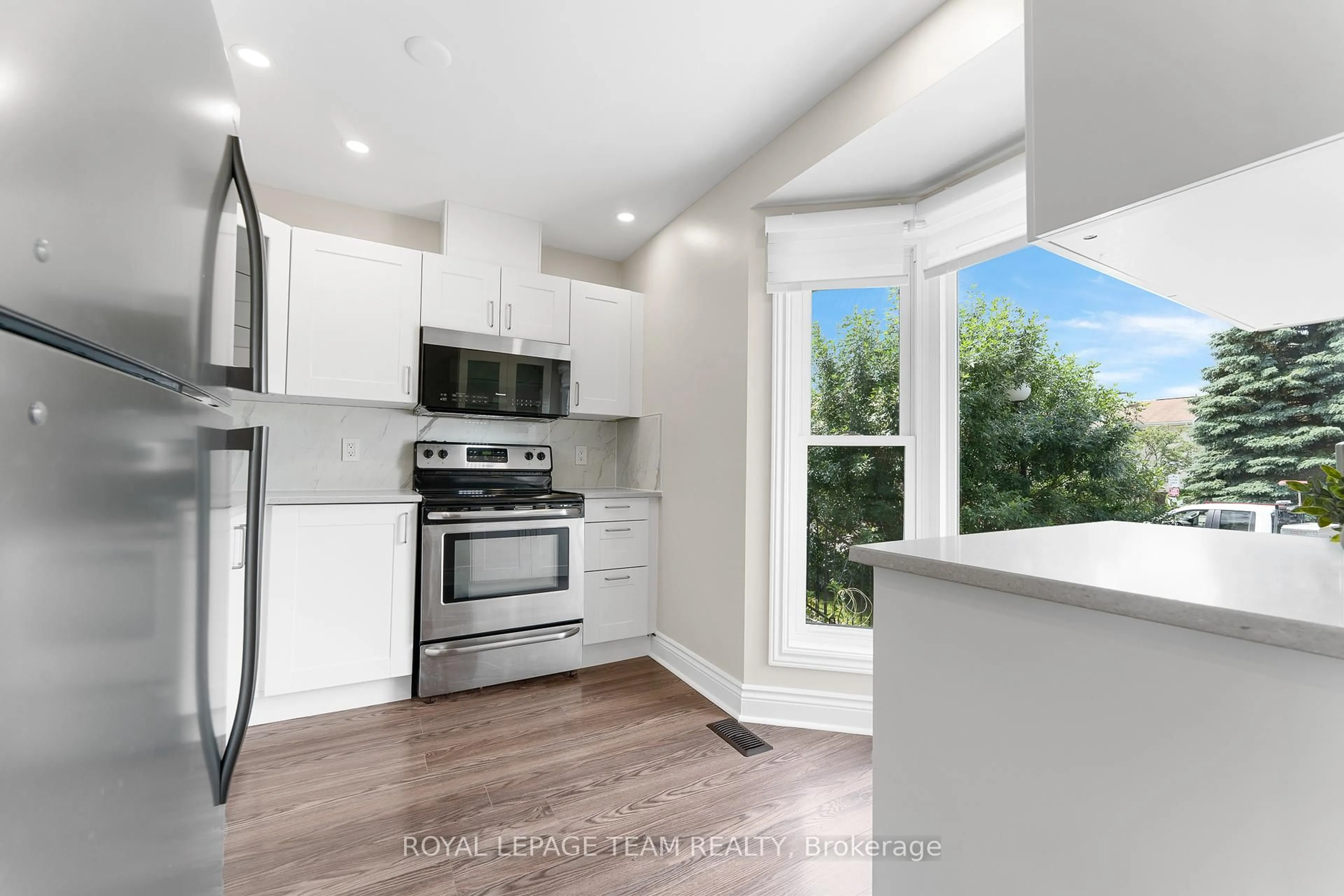 Open concept kitchen, unknown for 80 Mcdermot Crt #20, Kanata Ontario K2L 3V1