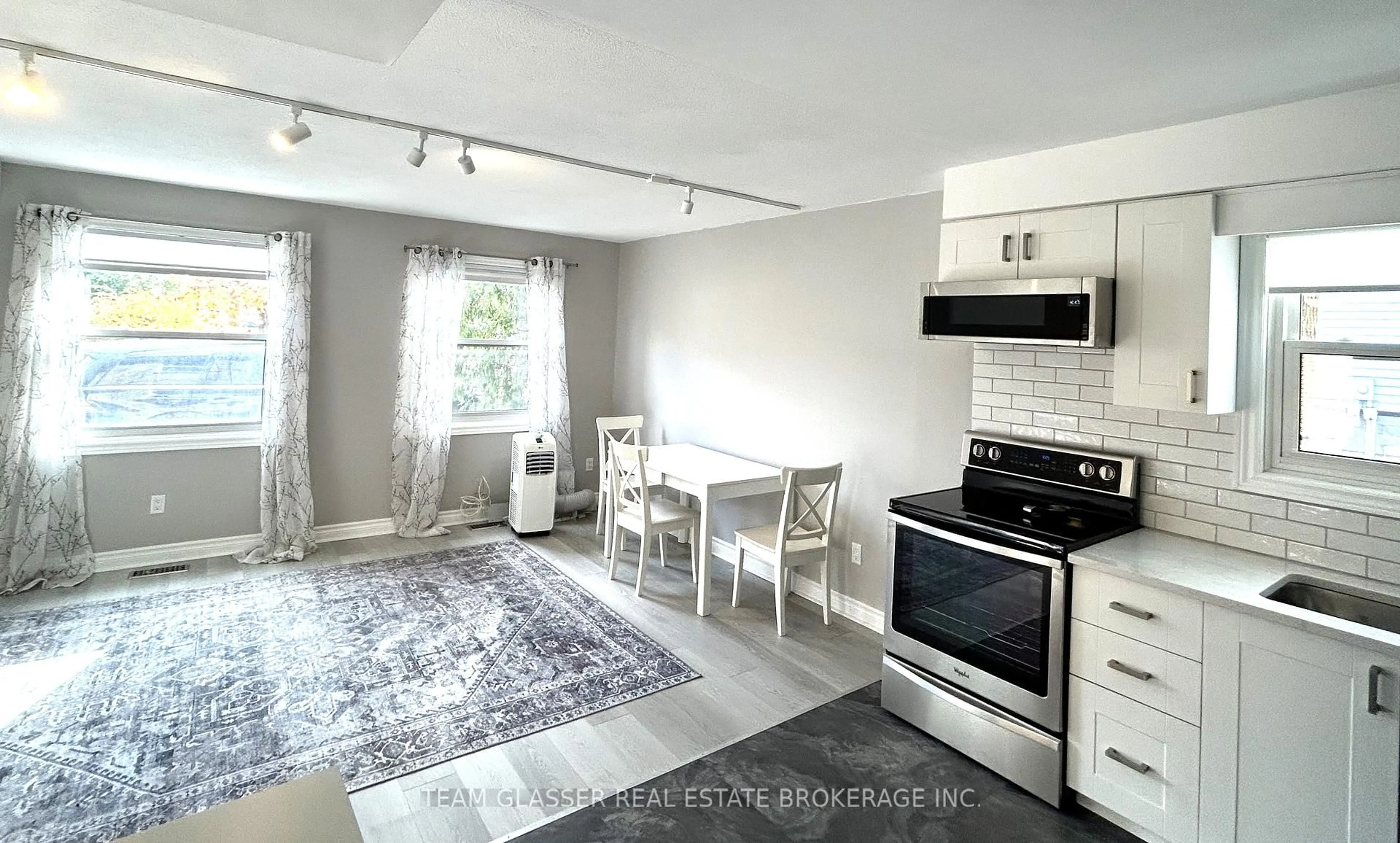 Unknown for 630 Victoria St, London East Ontario N5Y 4C1