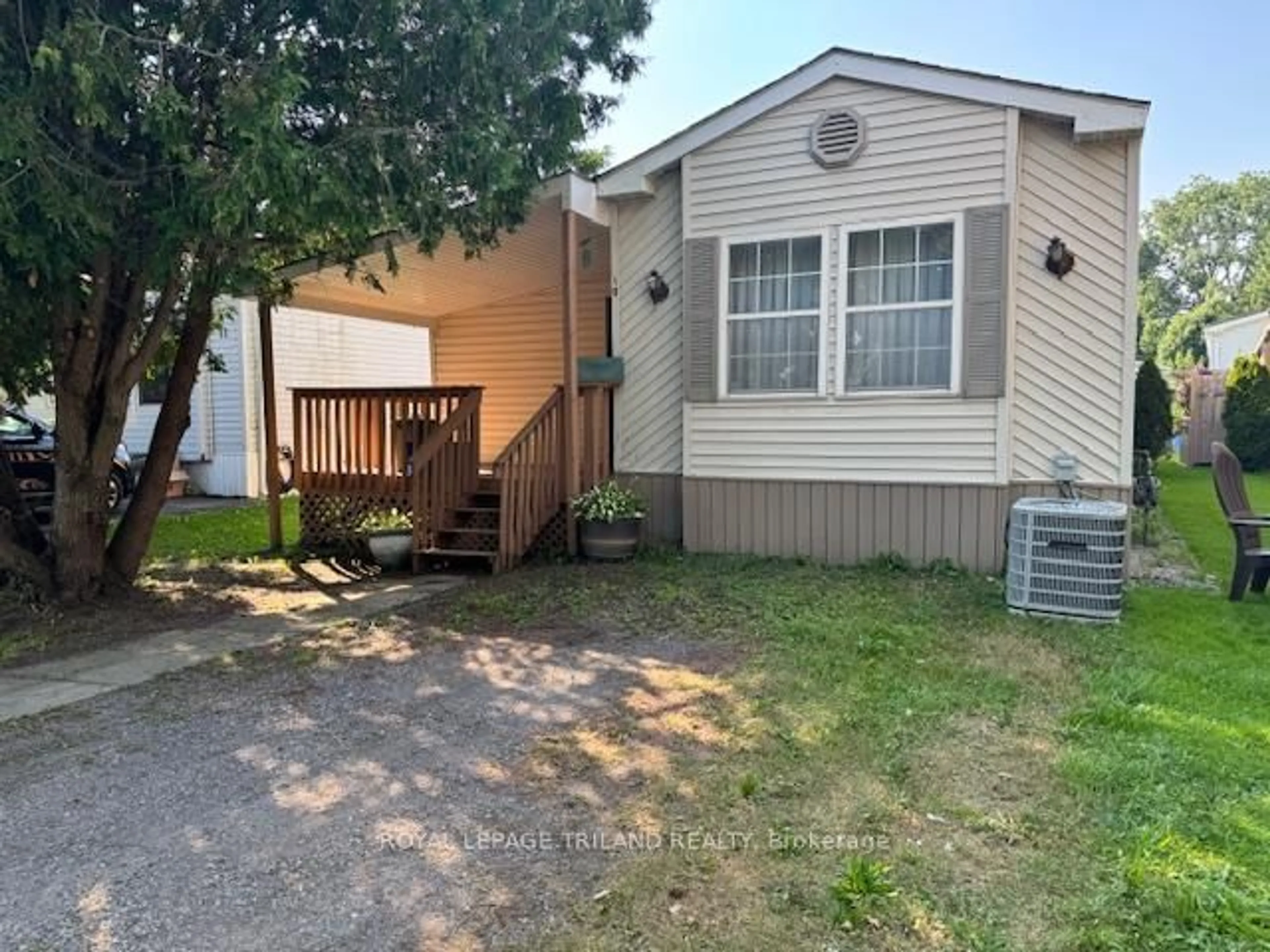 Home with vinyl exterior material, street for 200 Agnes St #10, Thames Centre Ontario N0M 2P0