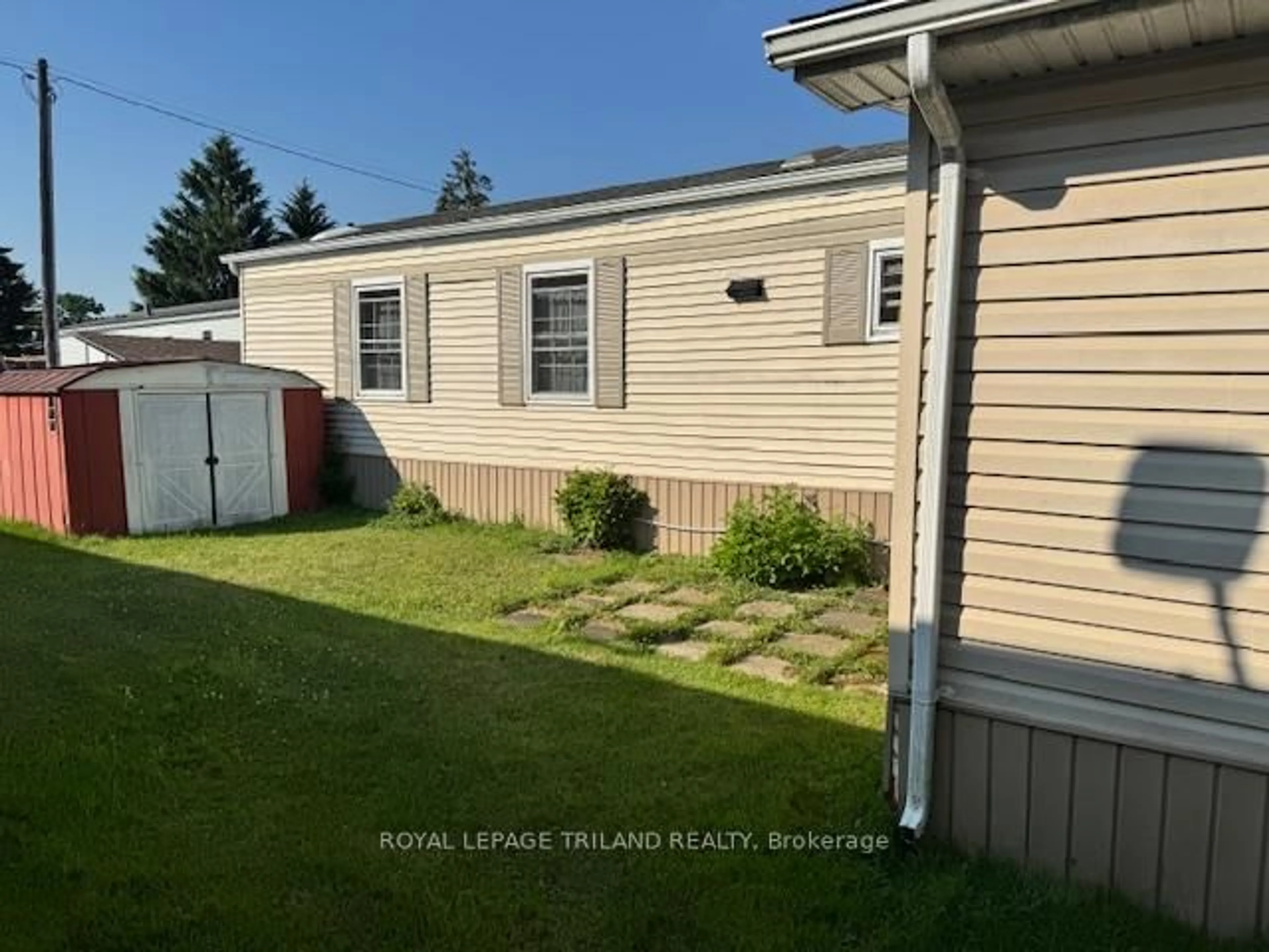 Unknown for 200 Agnes St #10, Thames Centre Ontario N0M 2P0