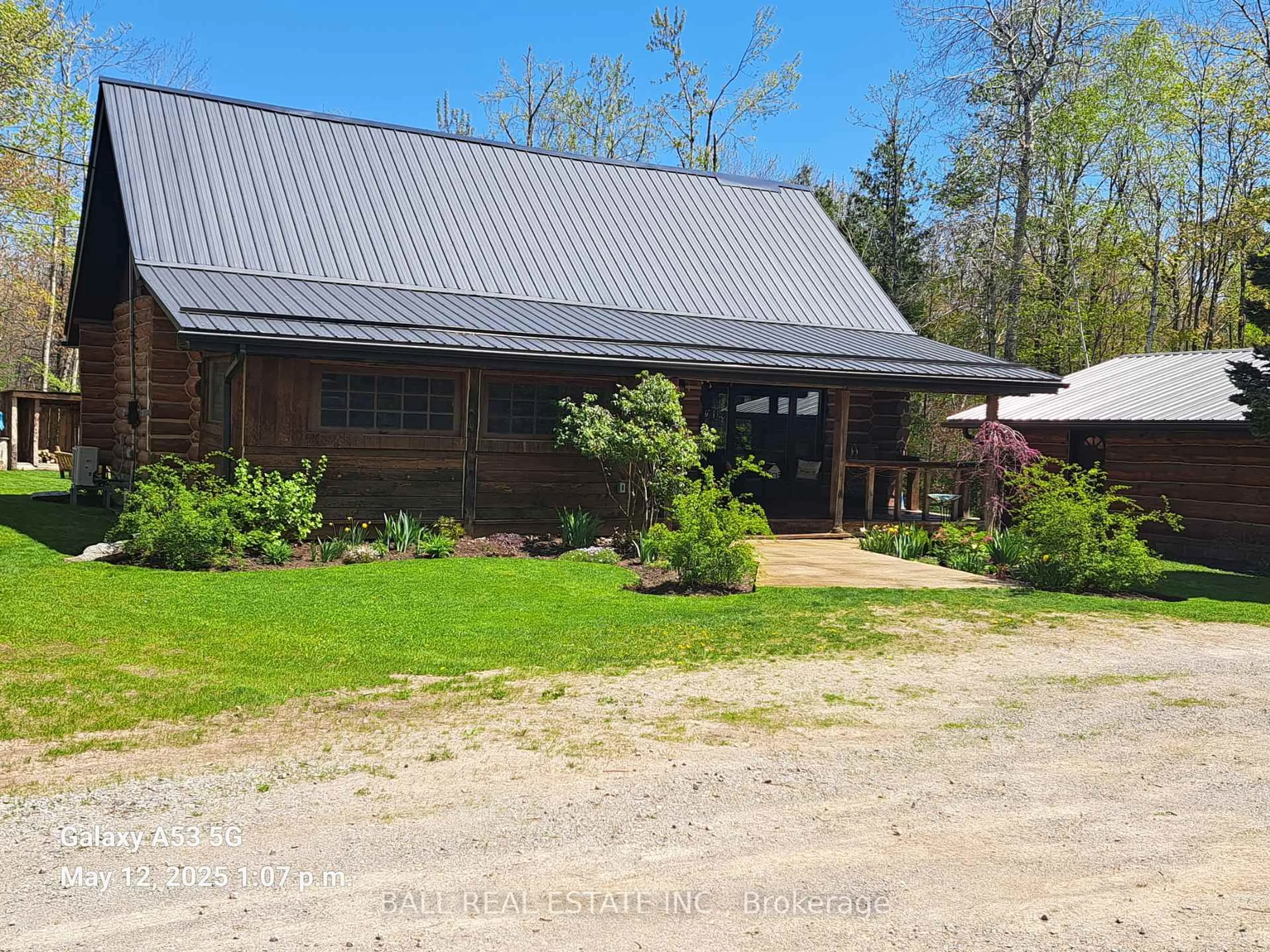A pic from outside/outdoor area/front of a property/back of a property/a pic from drone, unknown for 1155 Mississauga St, Curve Lake First Nation 35 Ontario K0L 1R0