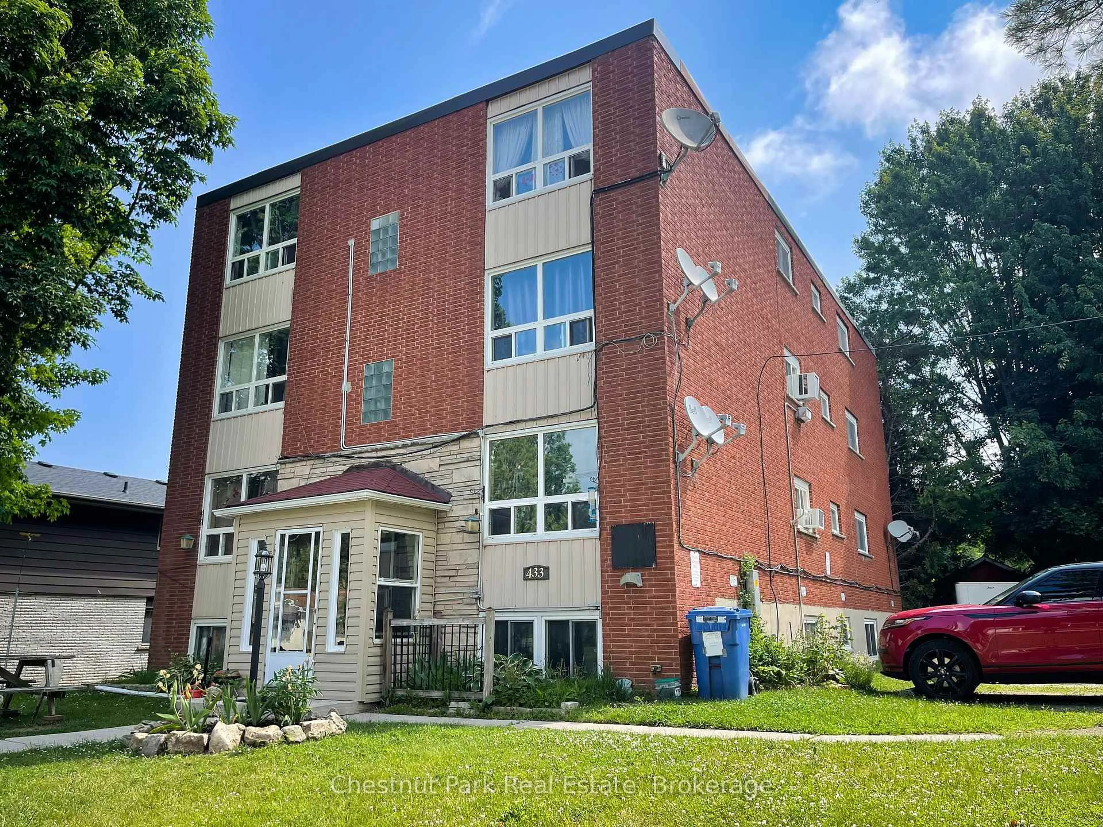 Home with brick exterior material, building for 433 Isaac St, South Bruce Peninsula Ontario N0H 2T0