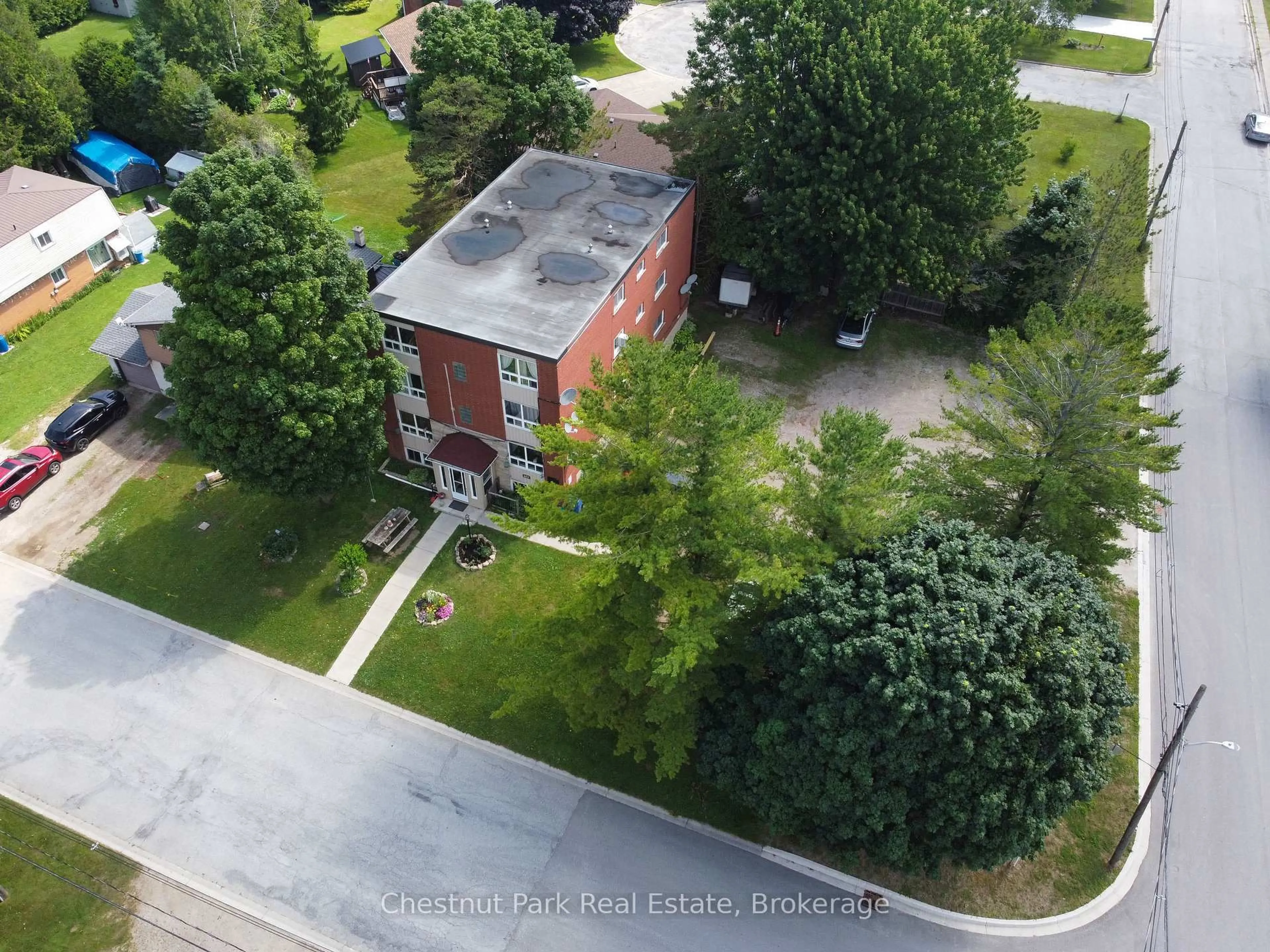 A pic from outside/outdoor area/front of a property/back of a property/a pic from drone, street for 433 Isaac St, South Bruce Peninsula Ontario N0H 2T0