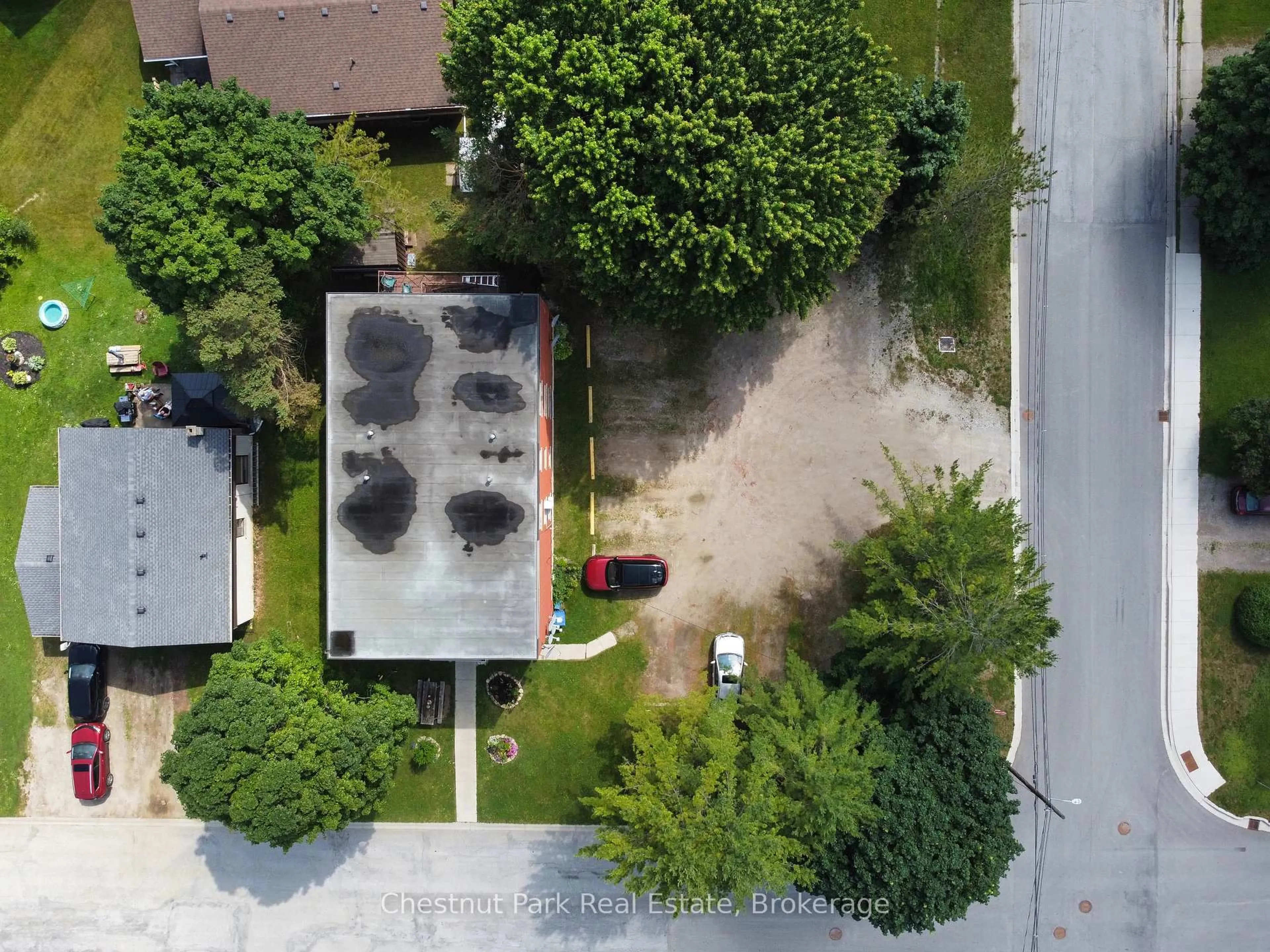 A pic from outside/outdoor area/front of a property/back of a property/a pic from drone, street for 433 Isaac St, South Bruce Peninsula Ontario N0H 2T0