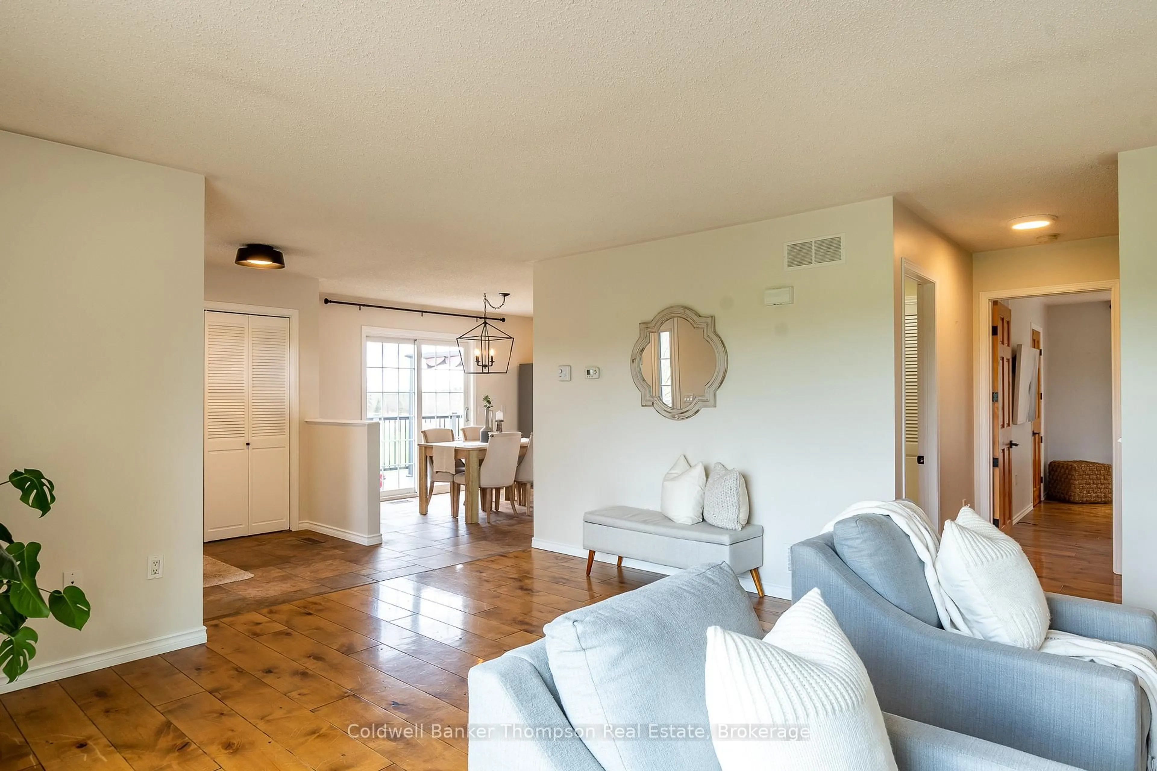 Living room with furniture, unknown for 3737 124 Highway, Magnetawan Ontario P0A 1Z0