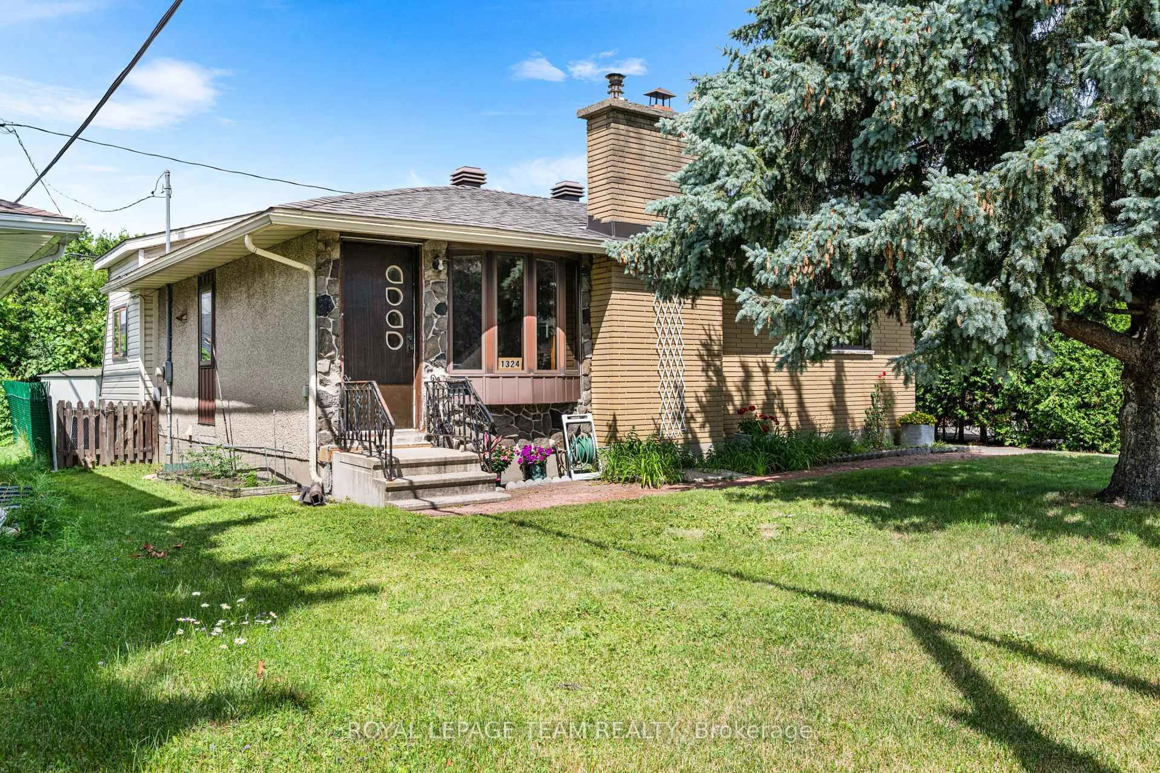 Unknown for 1324 P Ave, Ottawa Ontario K1G 0B4
