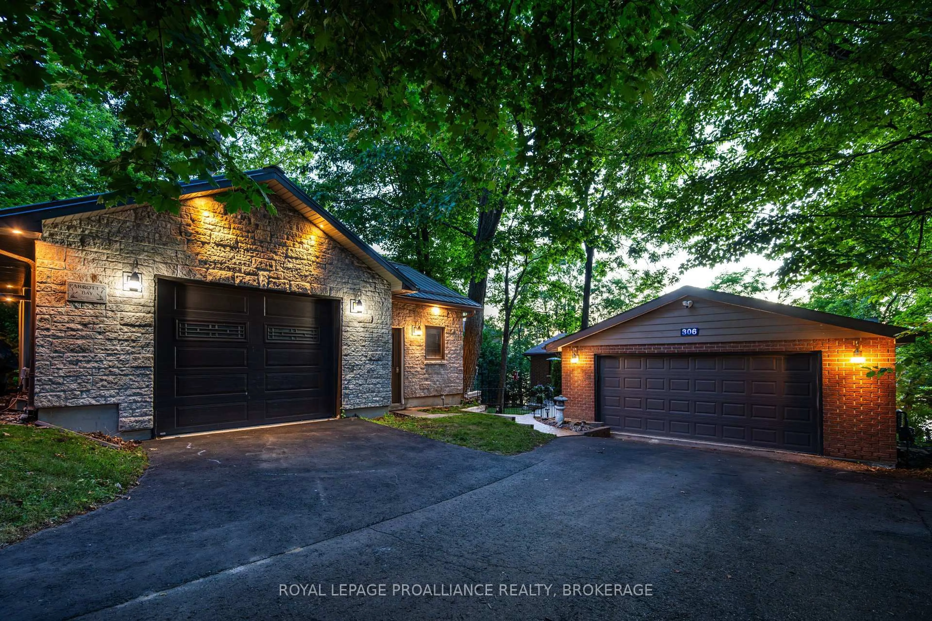 Indoor garage for 306 Nicholson Point Rd, Bath Ontario K0H 1G0