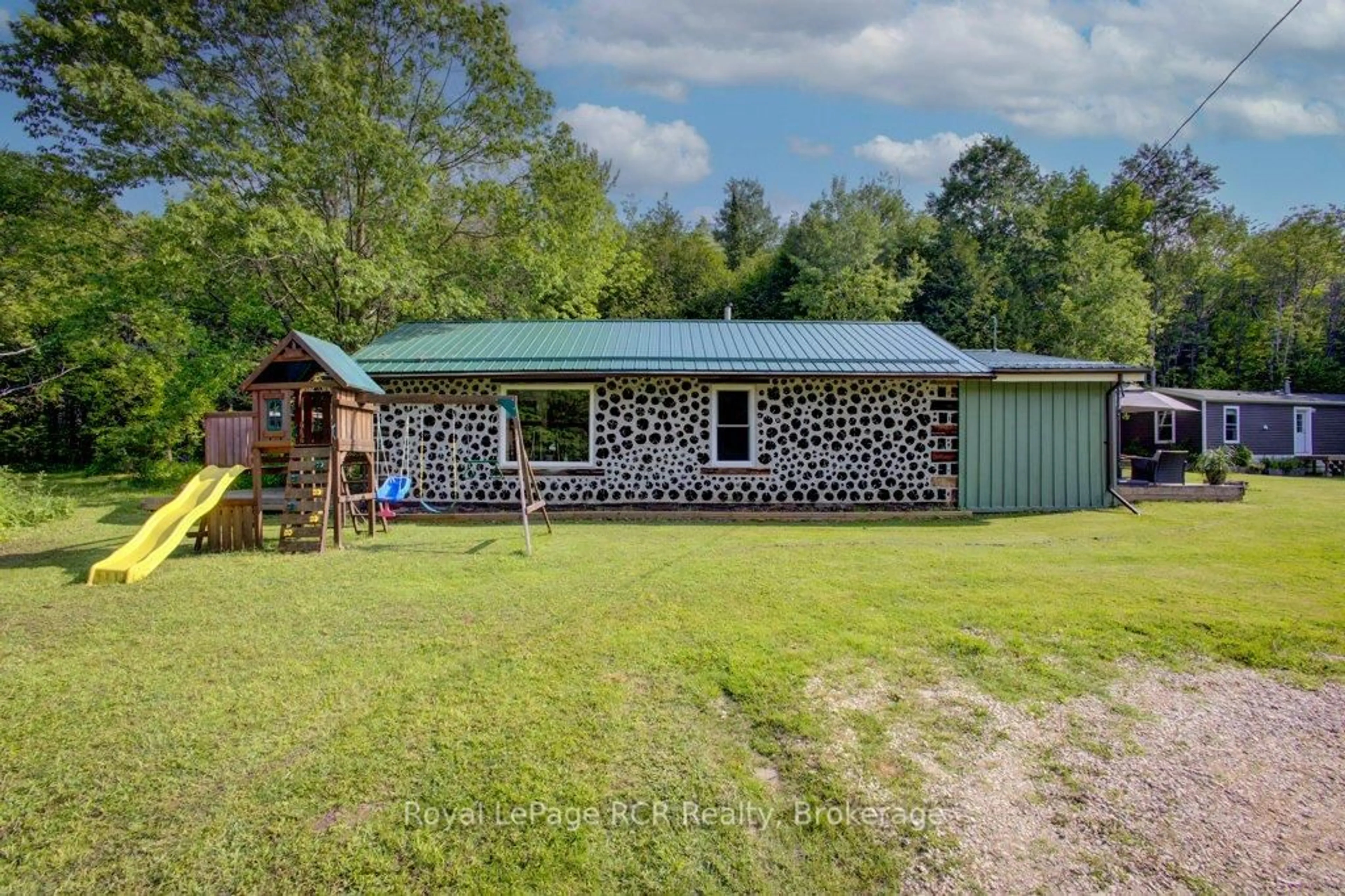 A pic from outside/outdoor area/front of a property/back of a property/a pic from drone, building for 8667 Side Road 15 Rd, Wellington North Ontario N0G 1A0