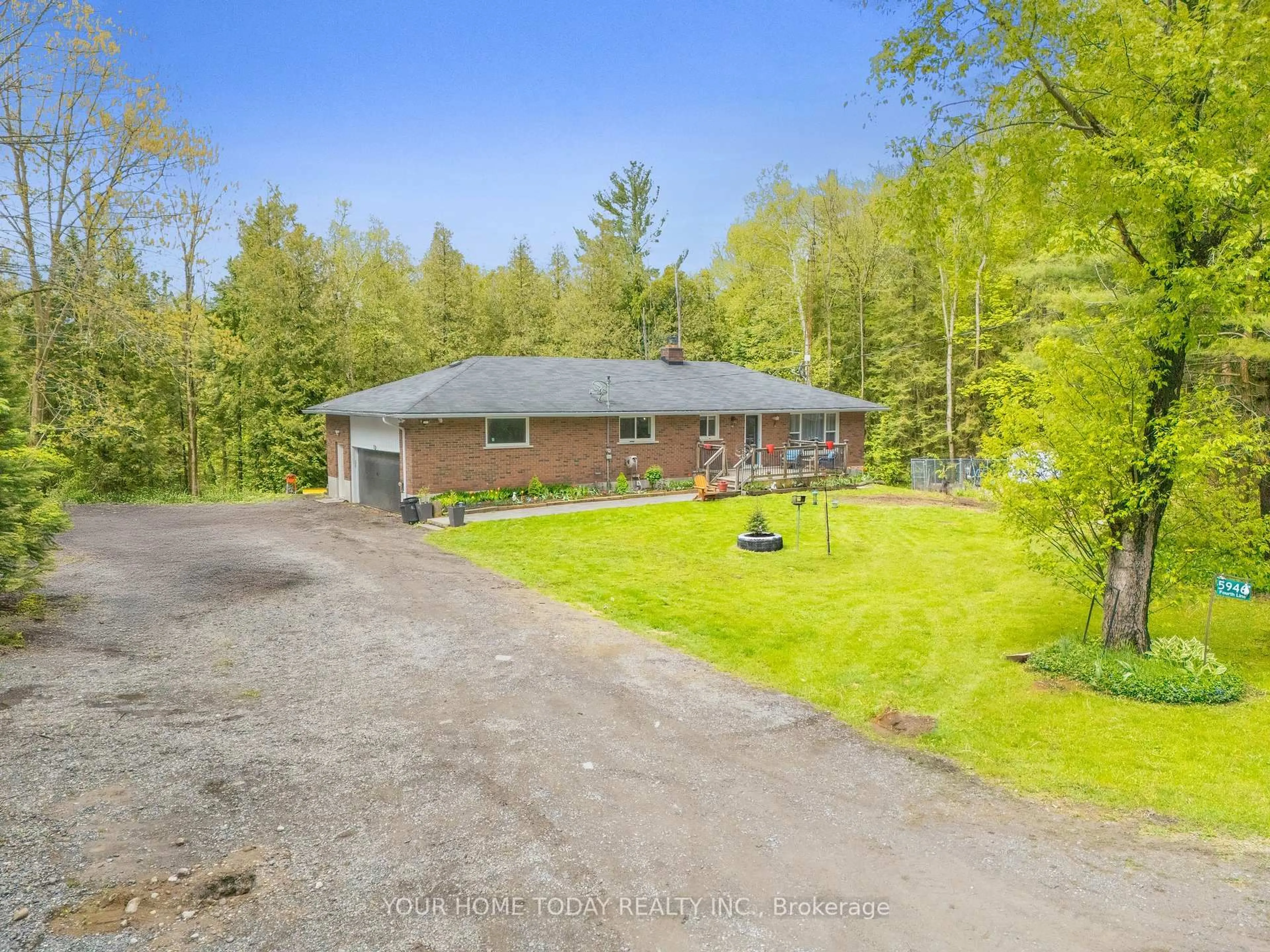 A pic from outside/outdoor area/front of a property/back of a property/a pic from drone, unknown for 5946 Fourth Line, Erin Ontario N0B 1Z0