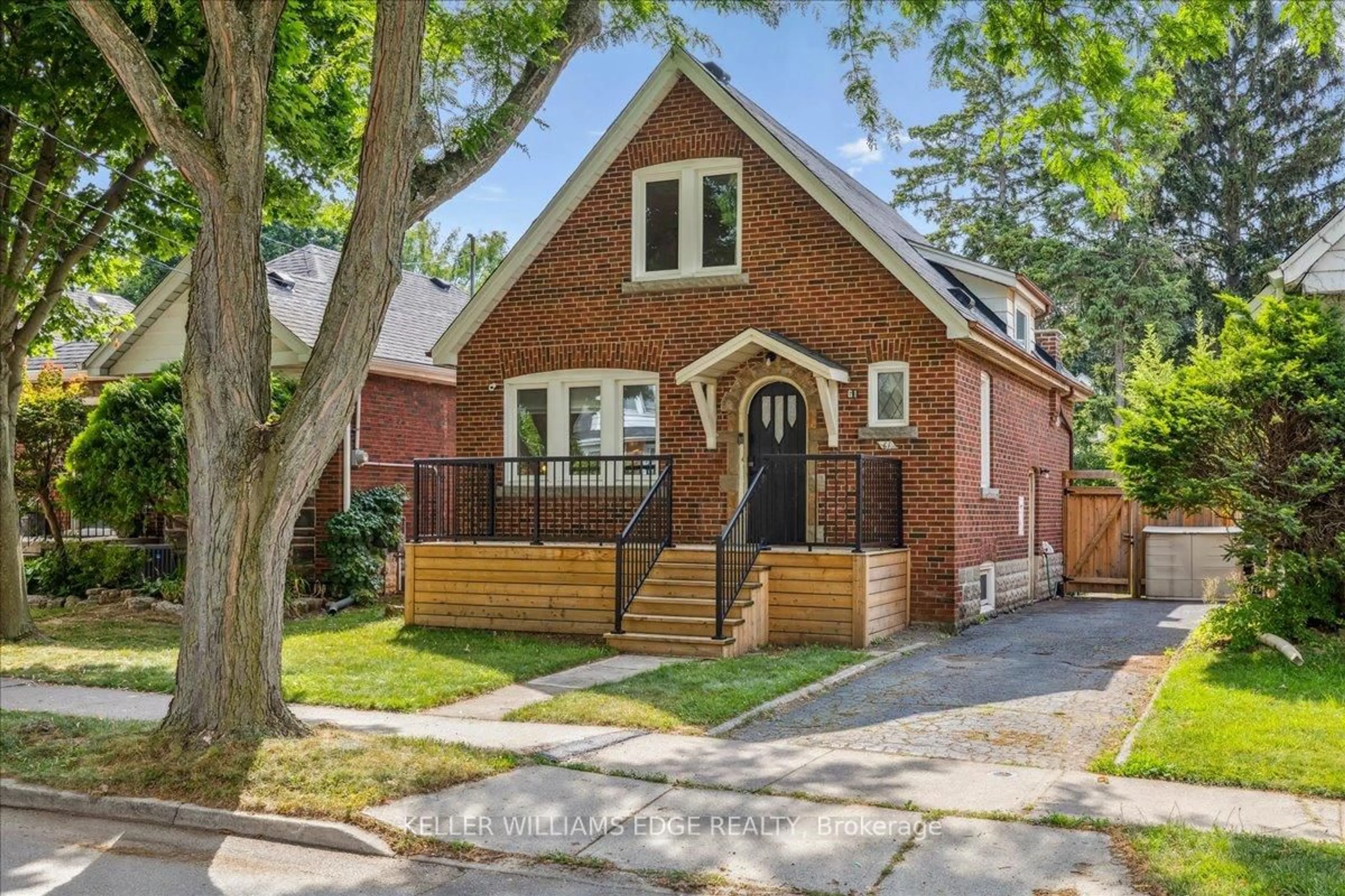 Home with brick exterior material, street for 61 Bond St, Hamilton Ontario L8S 3W3