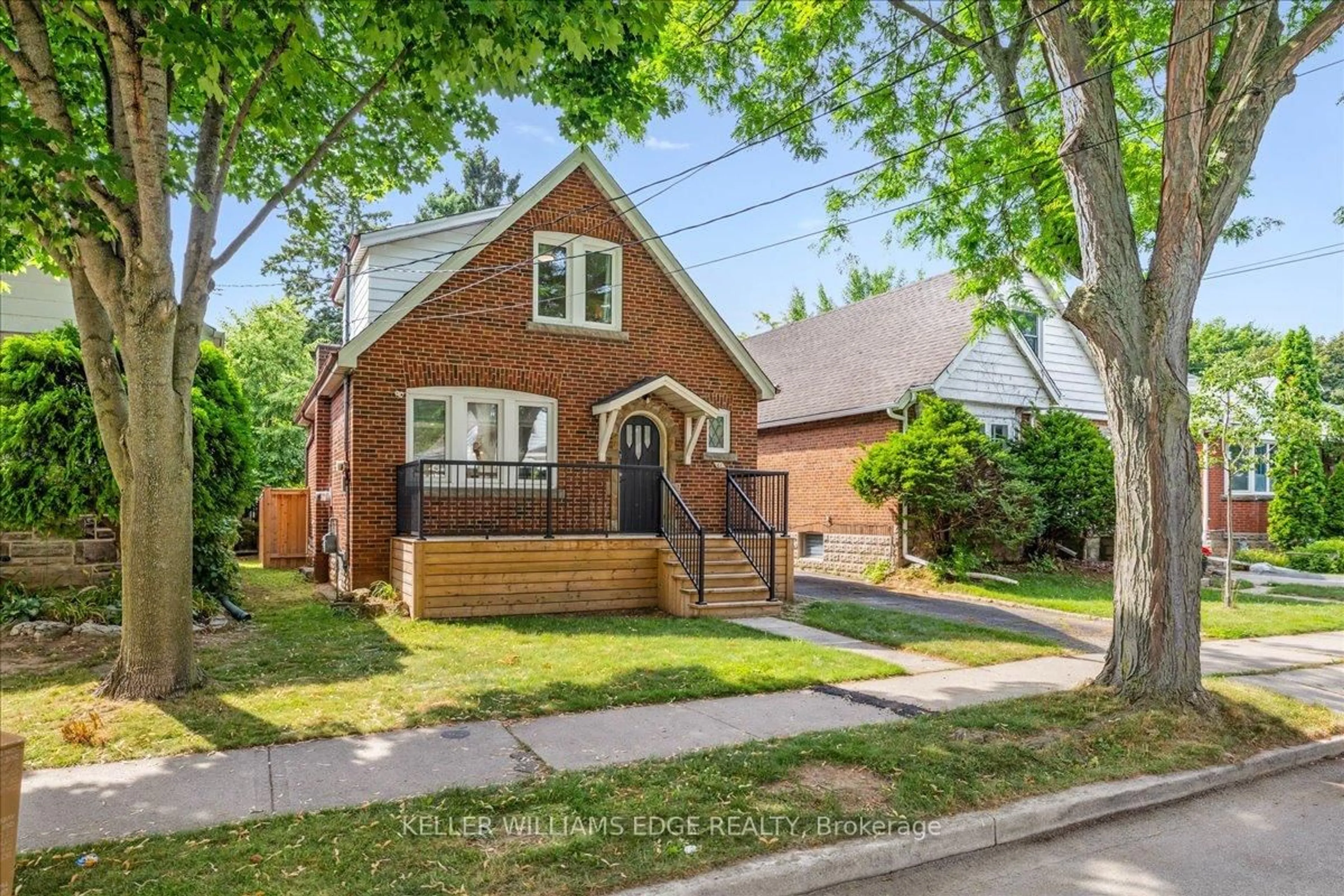 Home with brick exterior material, street for 61 Bond St, Hamilton Ontario L8S 3W3