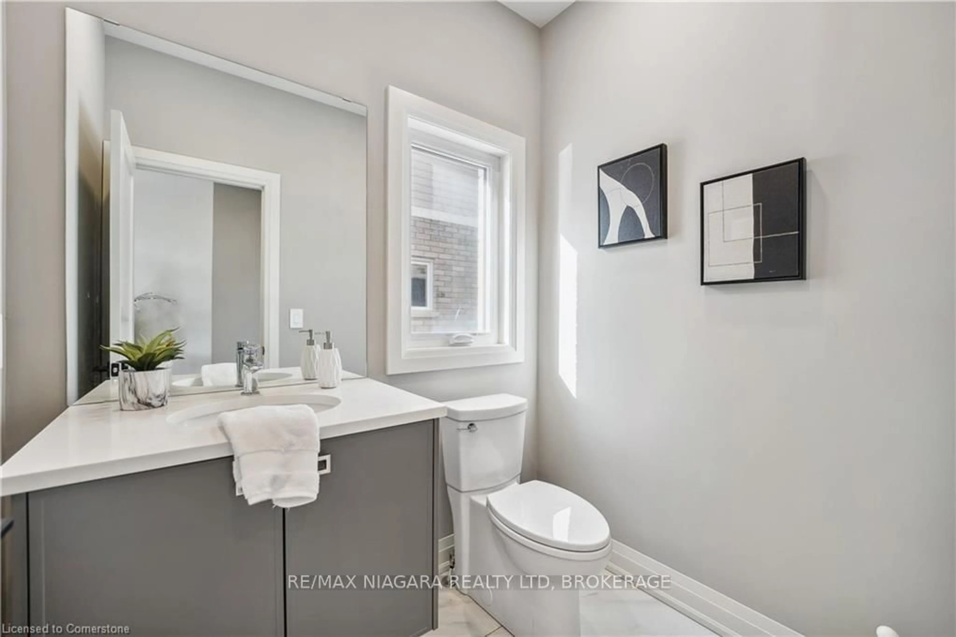 Contemporary bathroom, ceramic/tile floor for 7429 Jonathan Dr, Niagara Falls Ontario L2H 2T3